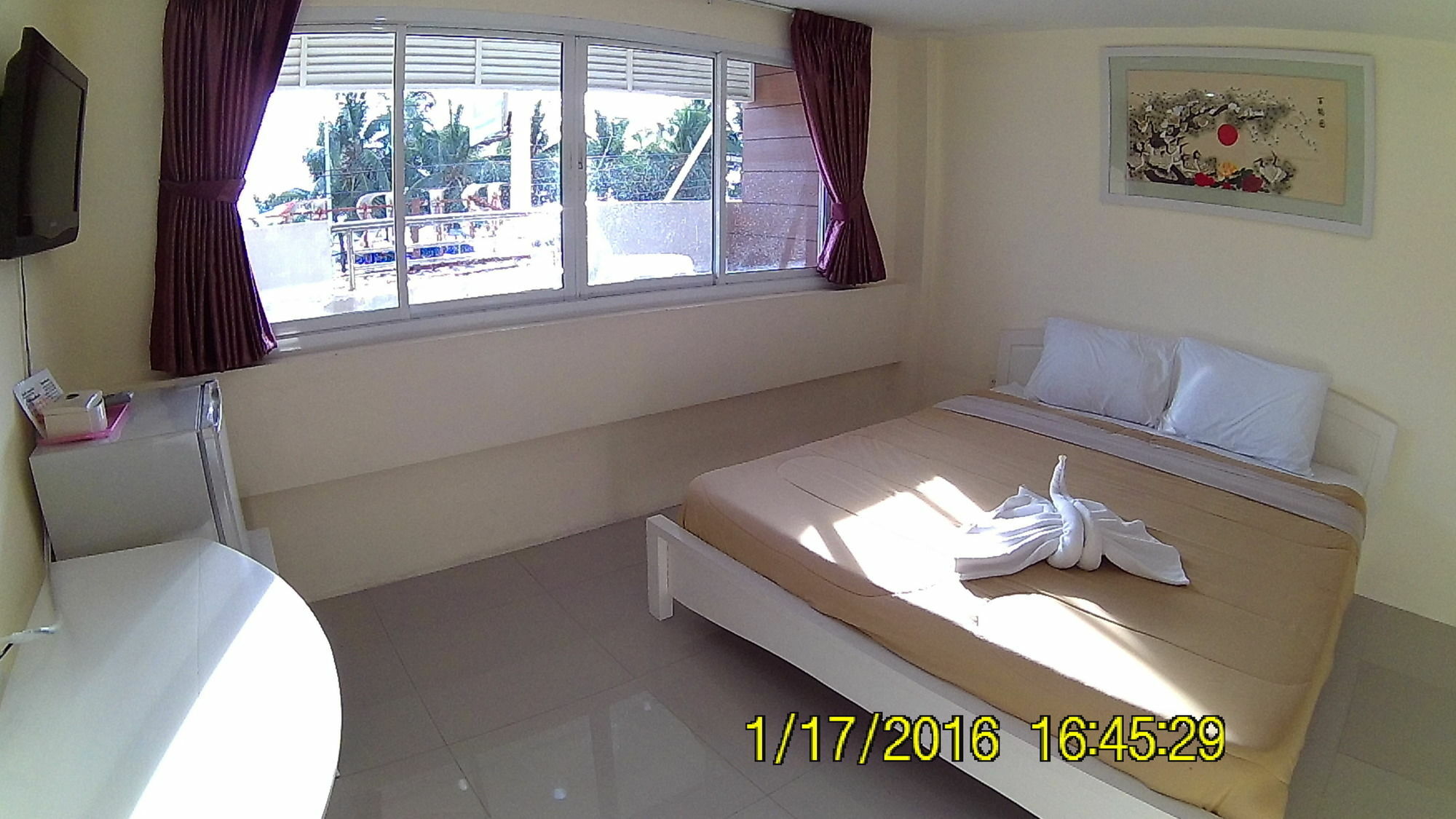 Bird Hotel 3*