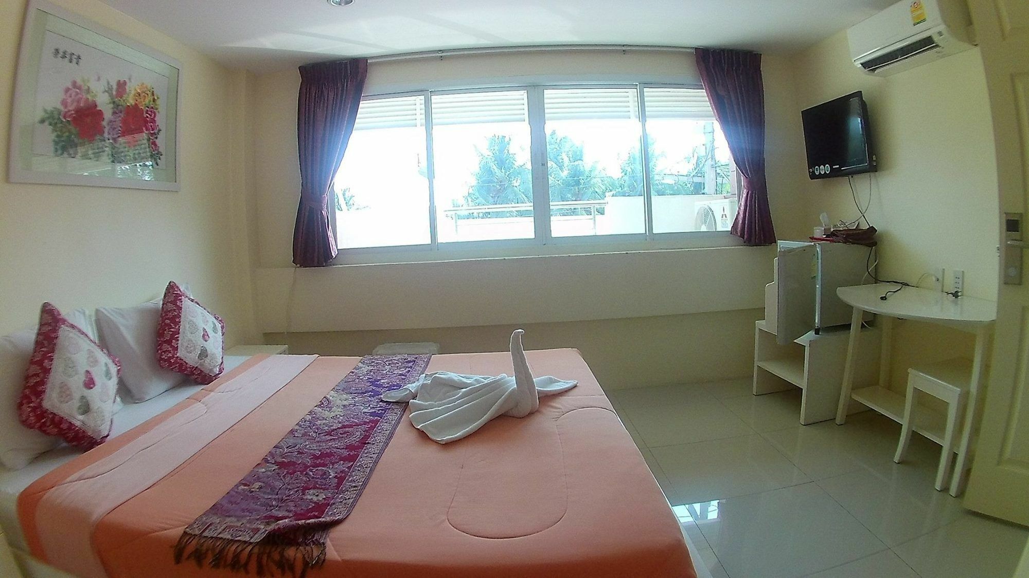 Hotel Bird Chonburi