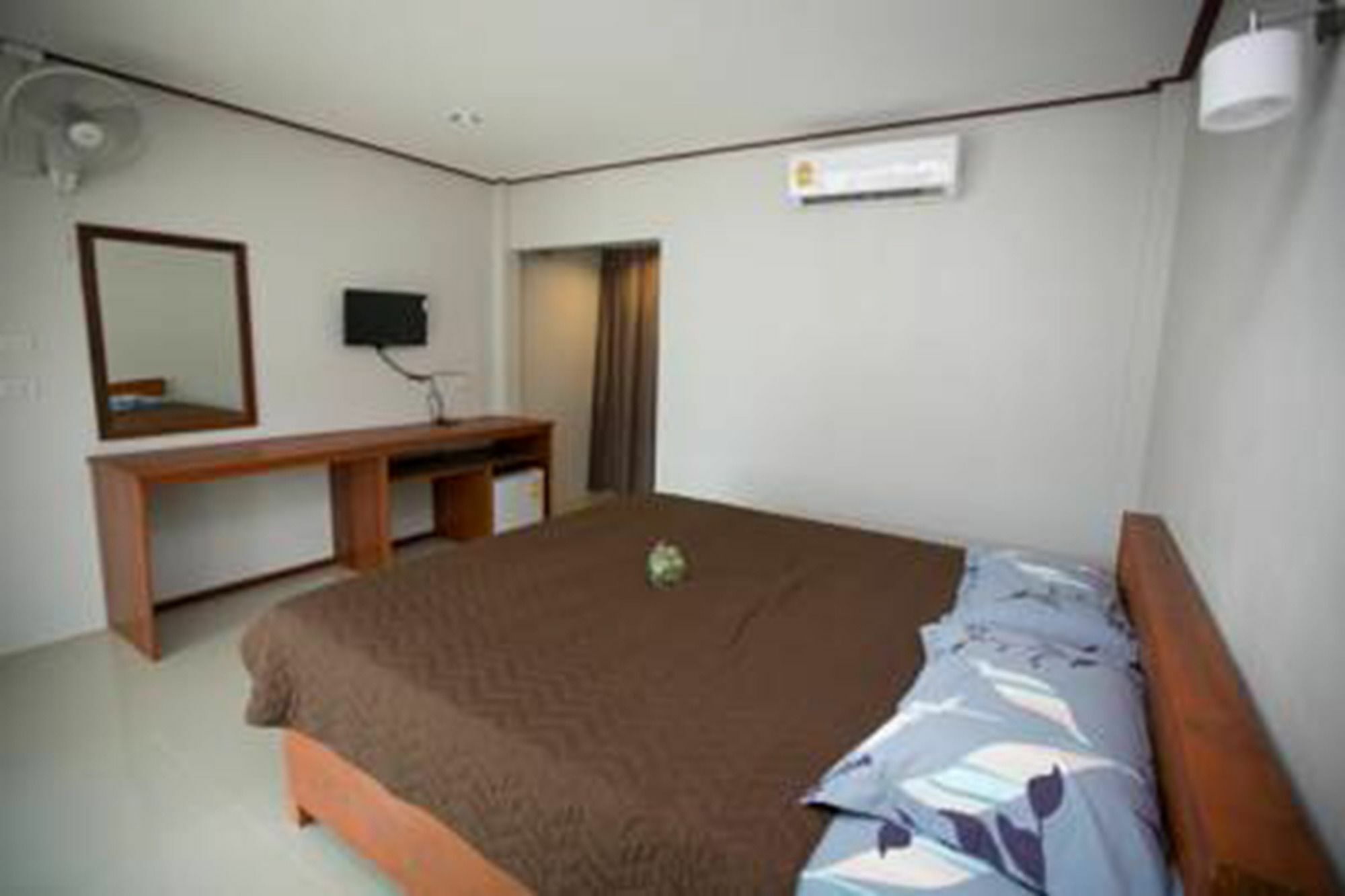 At 2* Lamai Beach (Koh Samui)