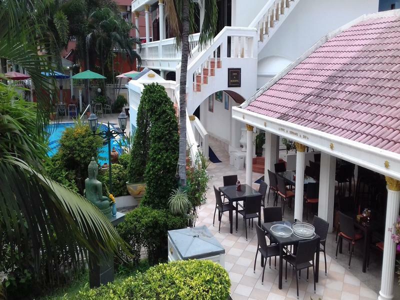 Oranje Hotel 3*