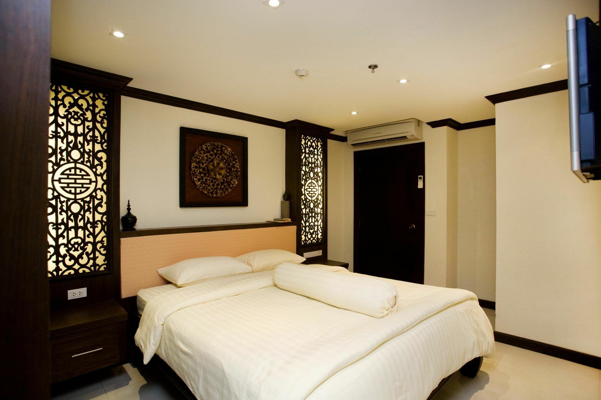 Nirvana Place Apartment