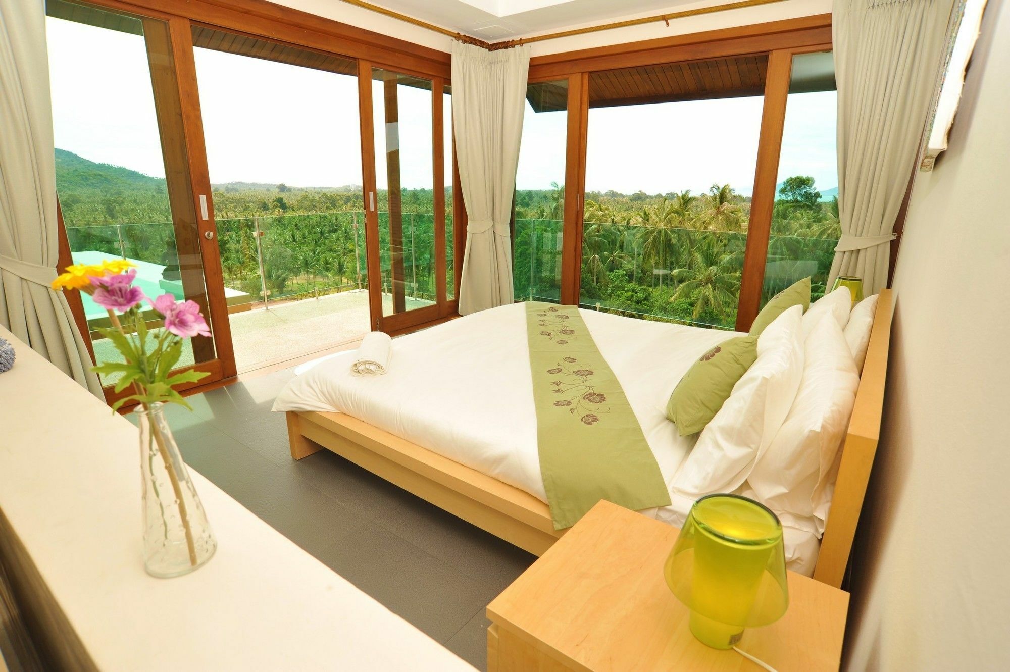 Villa Maenam Hills *