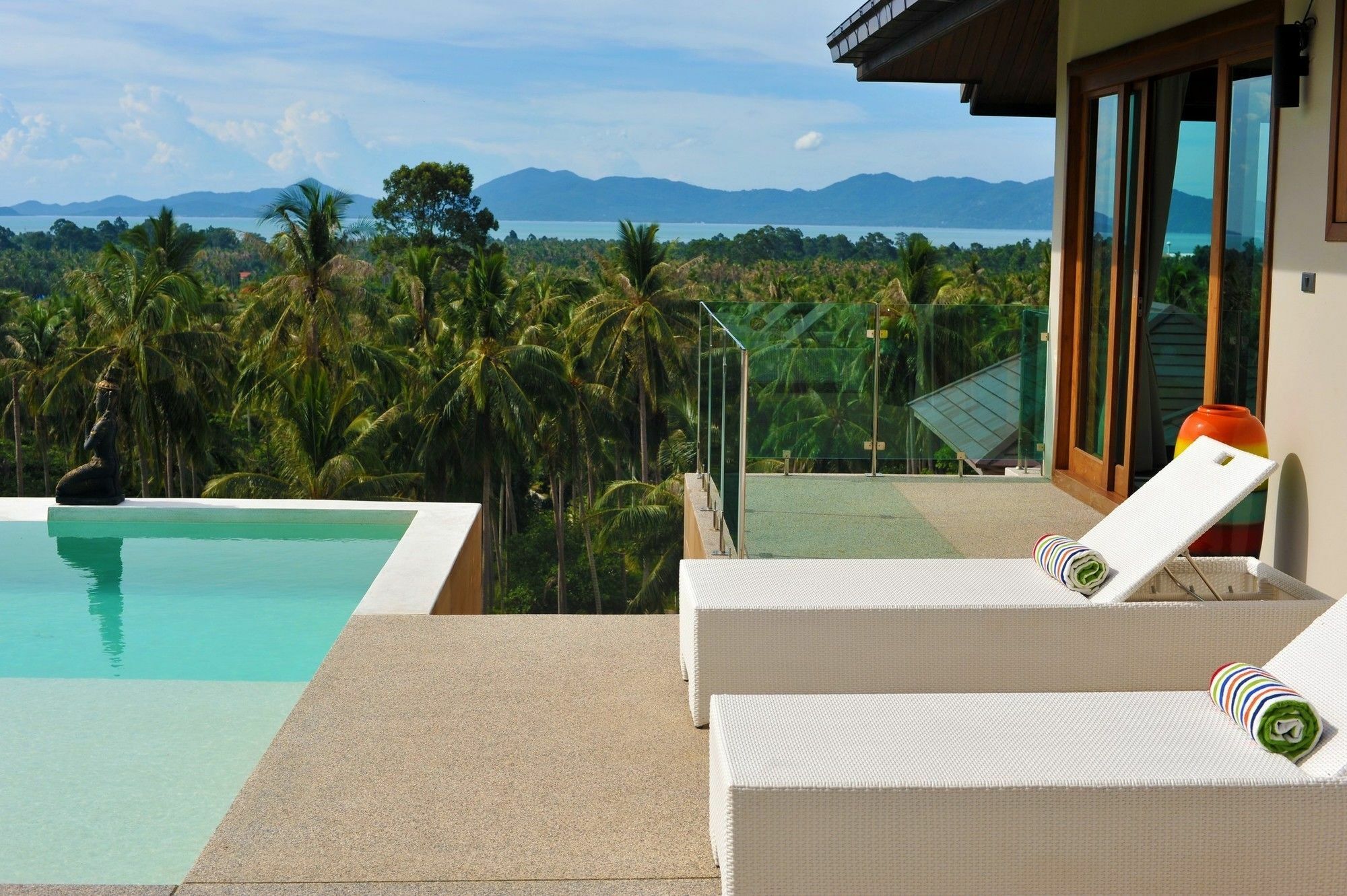 Villa Maenam Hills *