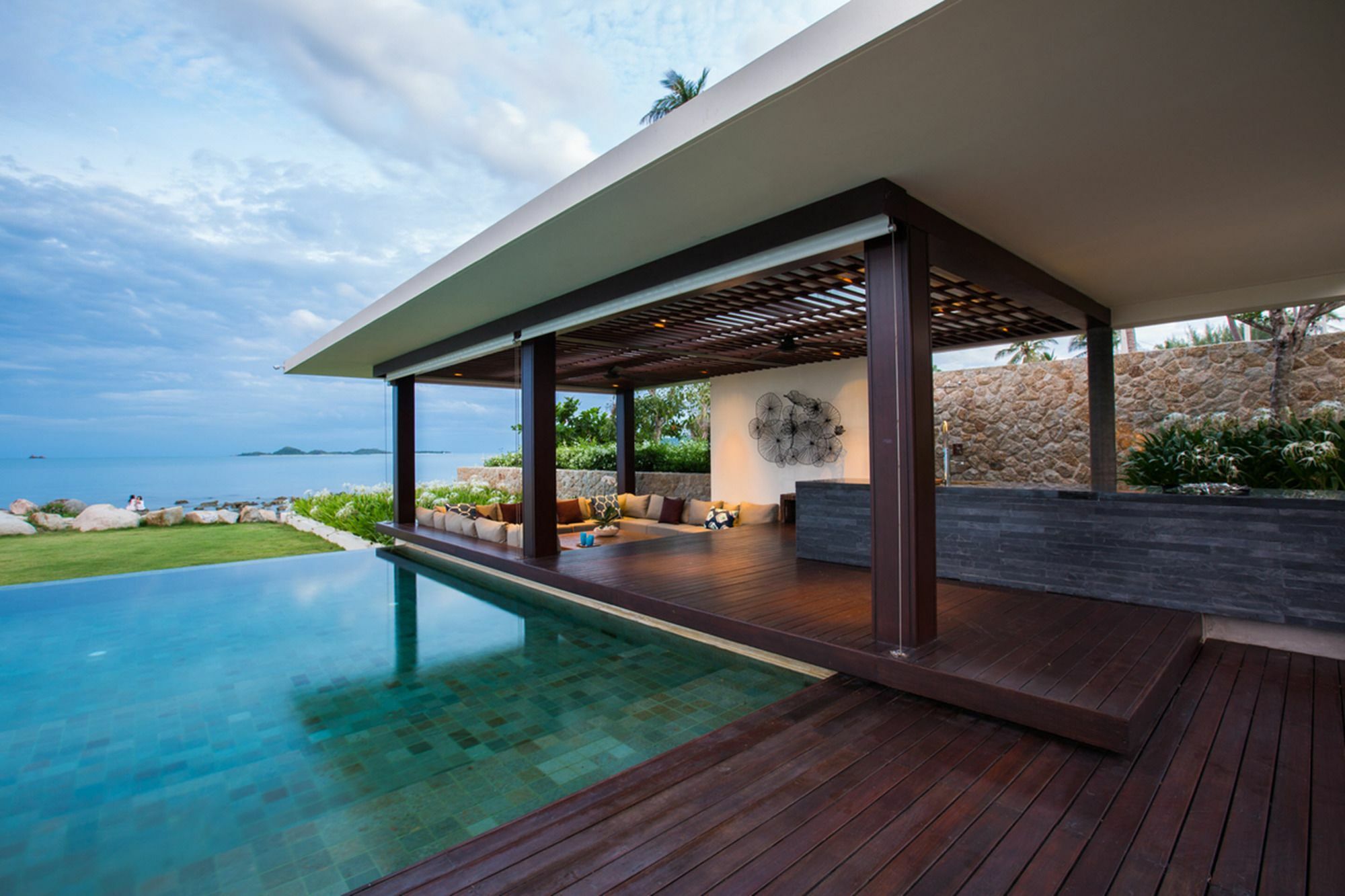Fashionable Malabar Beachfront 5 Bedrooms 2 Kid's Bedrooms