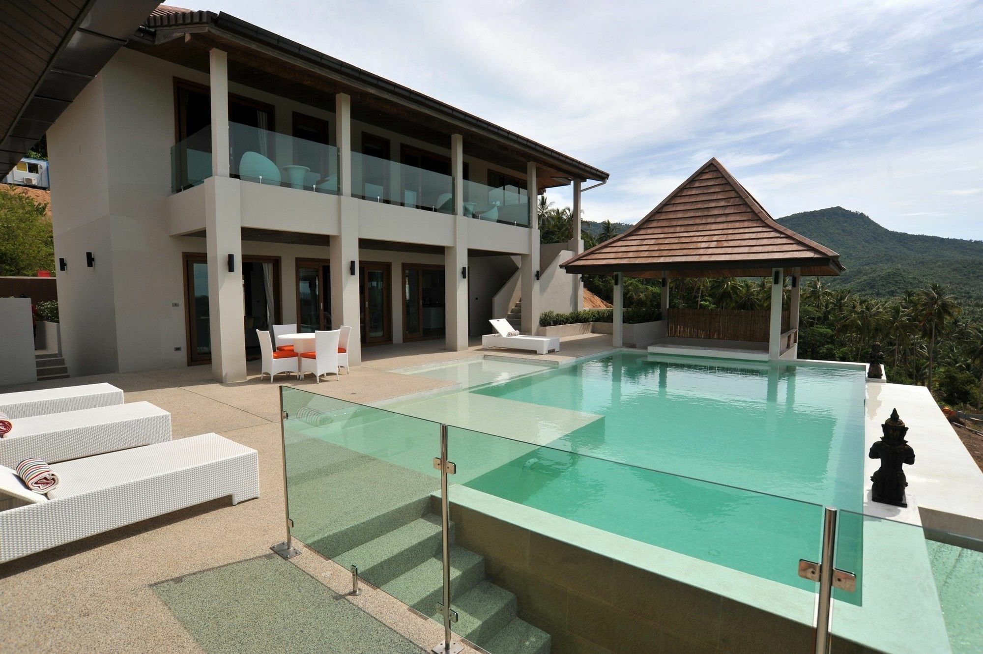 Maenam Hills Villa