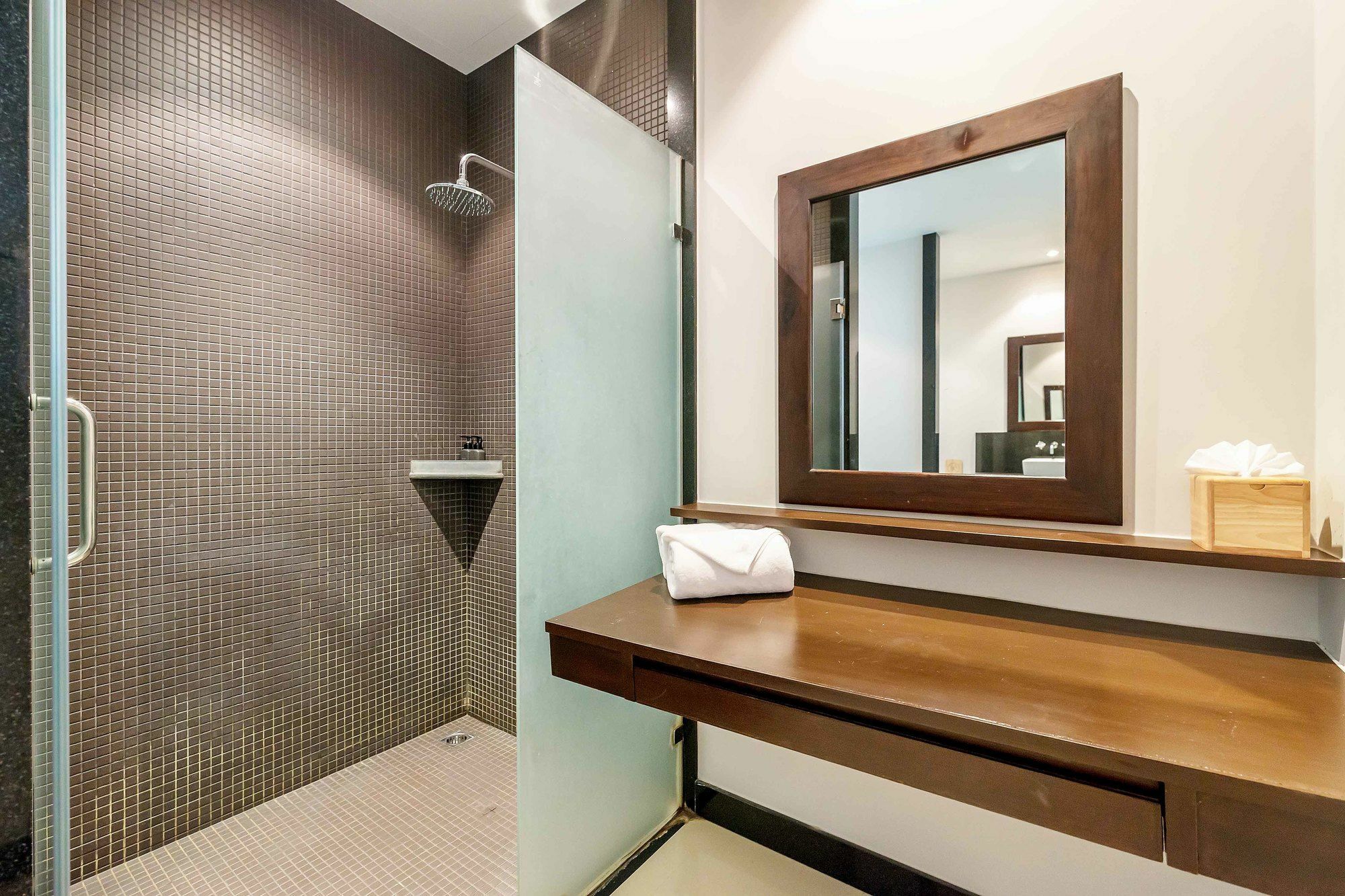 Prima De By Favstay - Naiharn Apartment Rawai