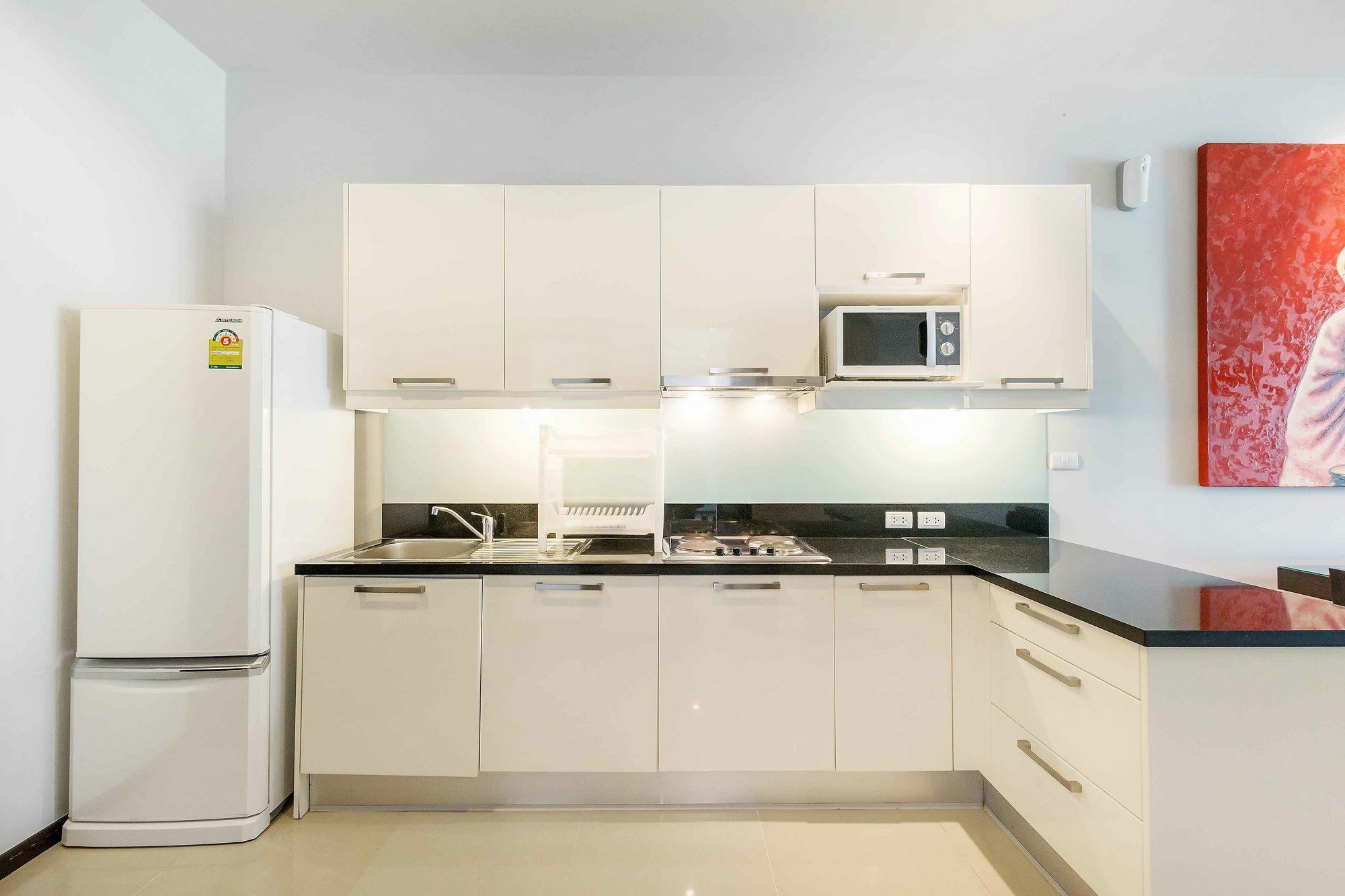 Prima De By Favstay - Naiharn Apartment