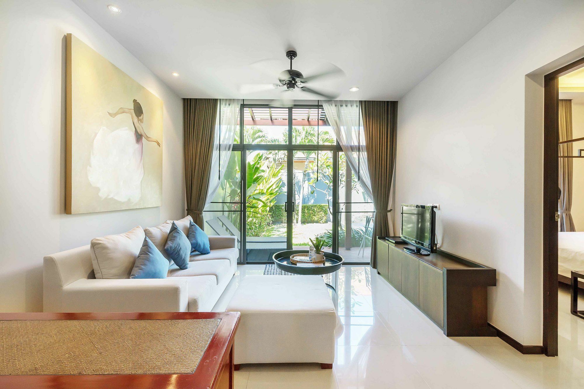 Prima De By Favstay - Naiharn Apartment *