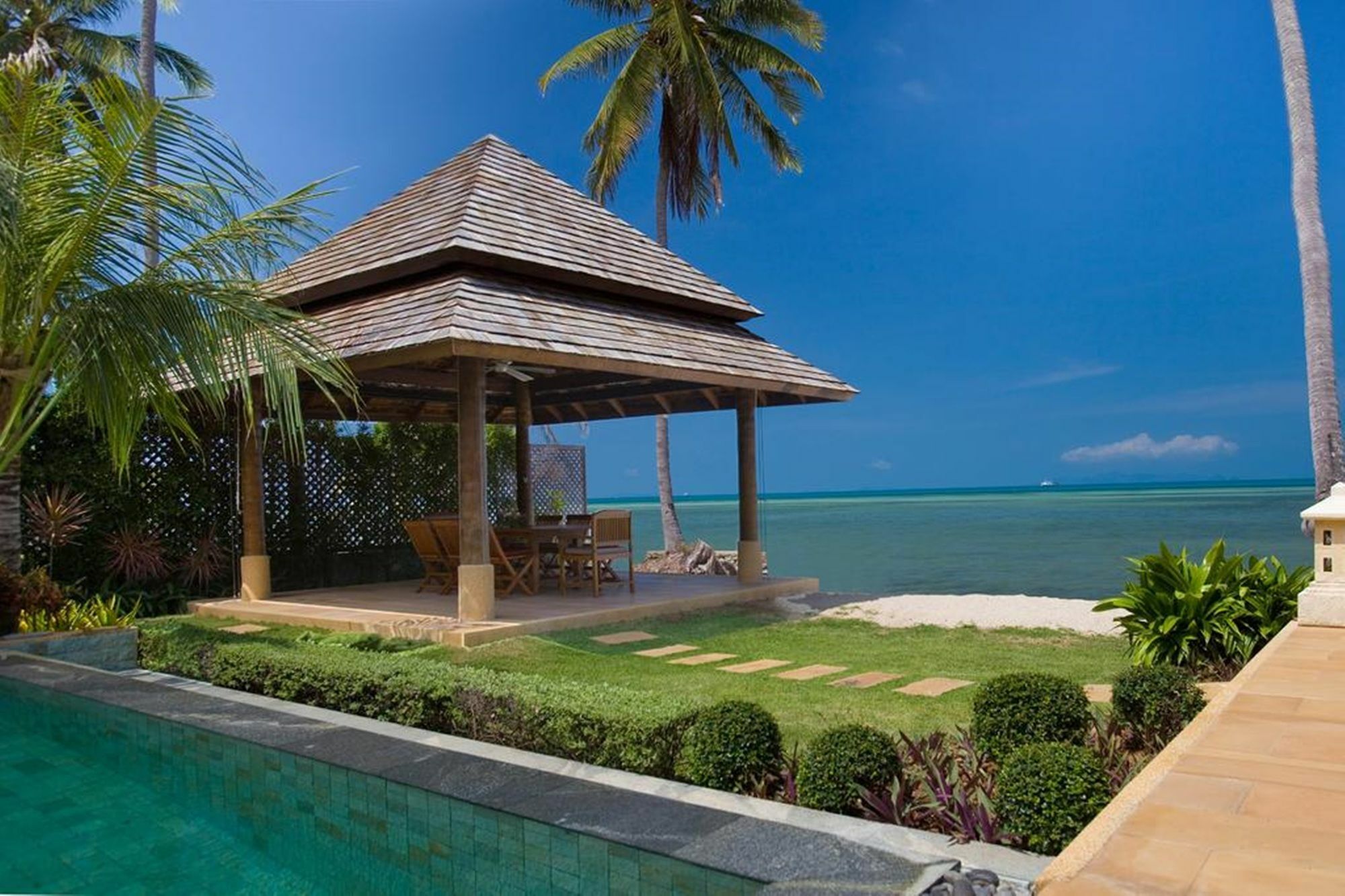 Samara Luxury Beachfront Nathon