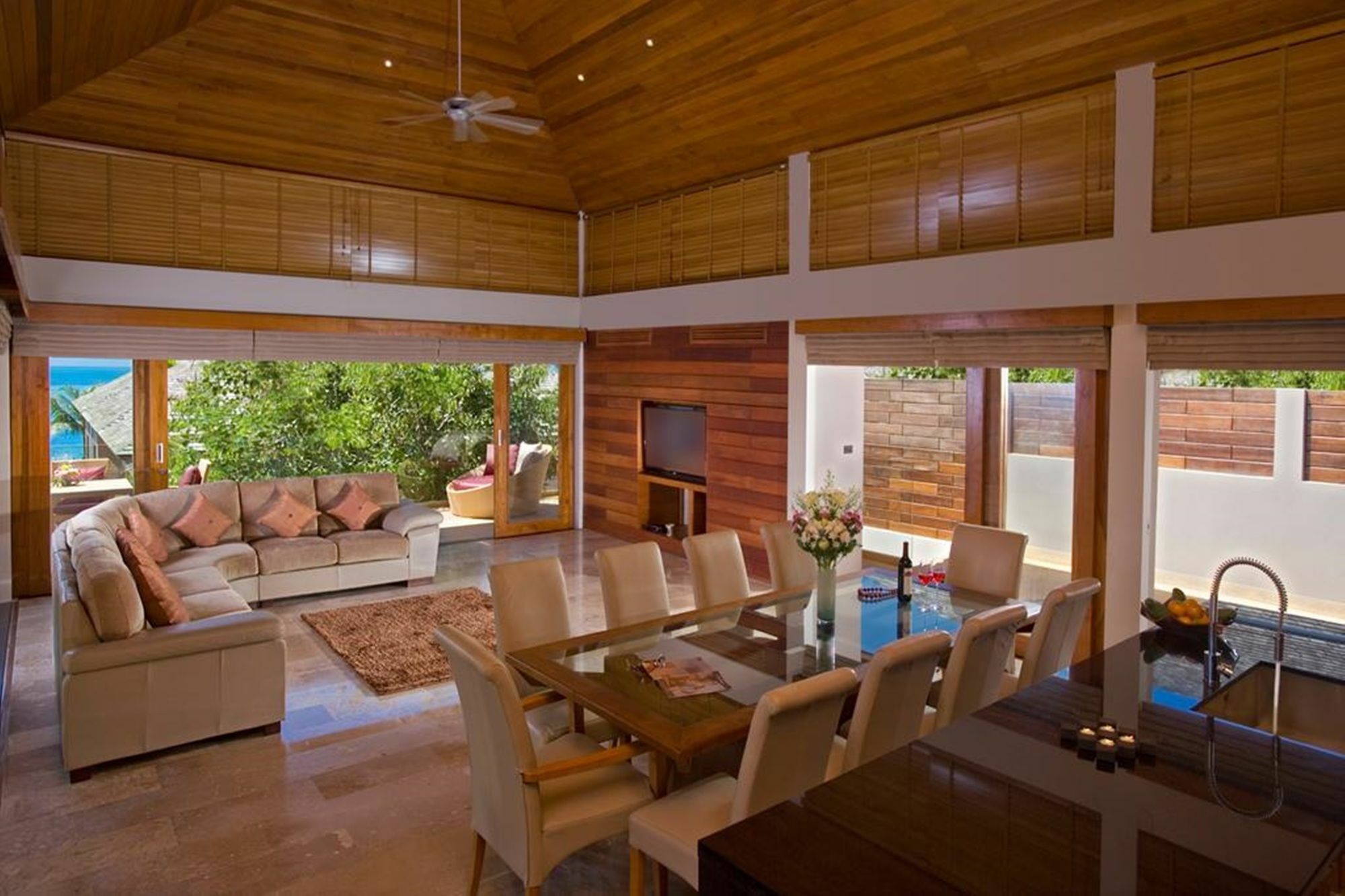 Samara Luxury Beachfront *