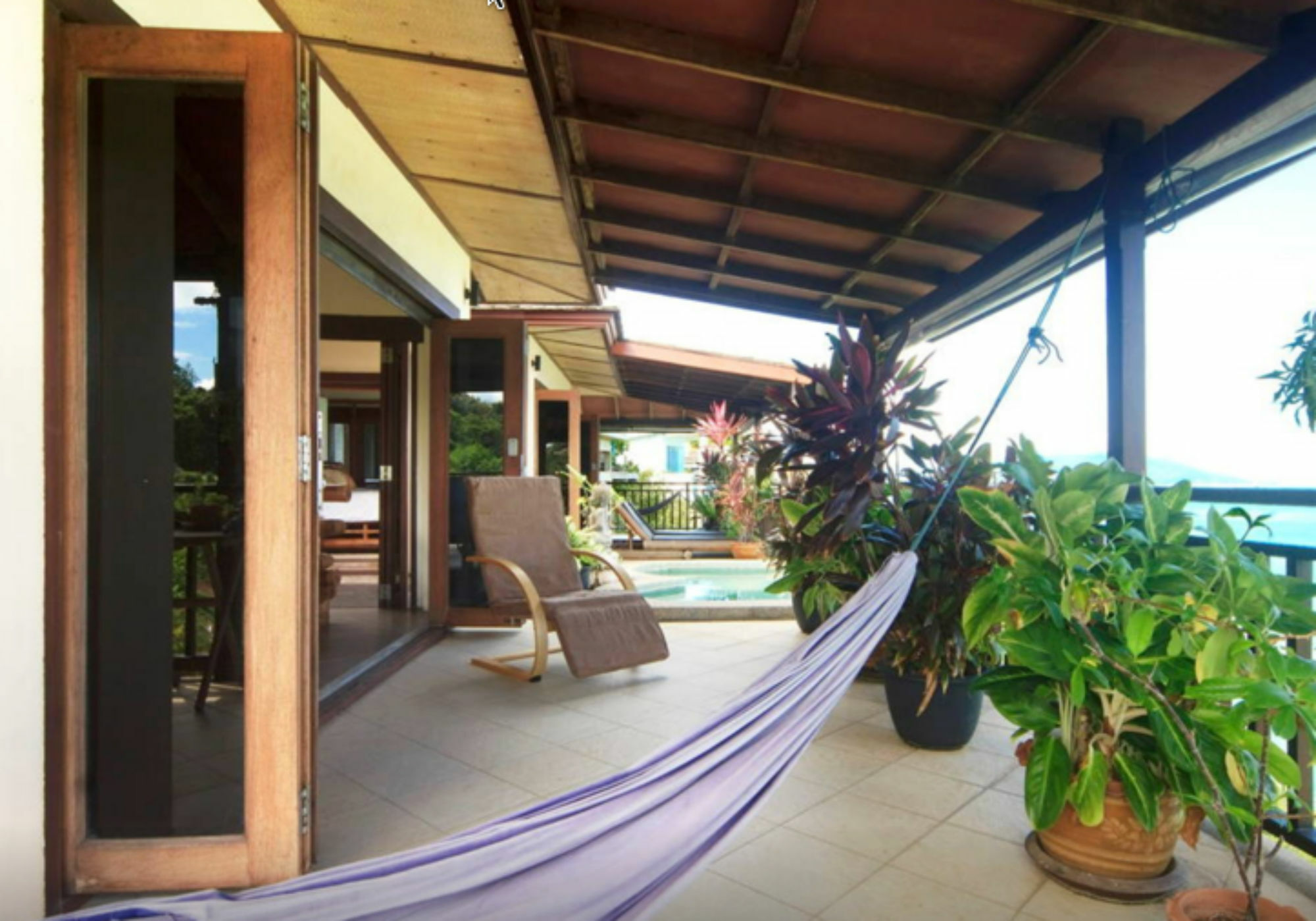 One Bedroom Sunrise Sea View *