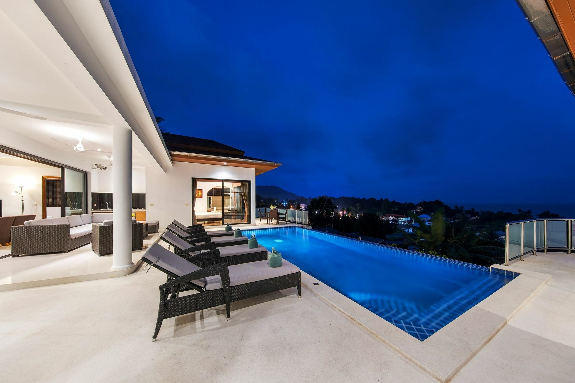 Sunny Banks - Modern Sea View 4 Bed Pool Villa Maret
