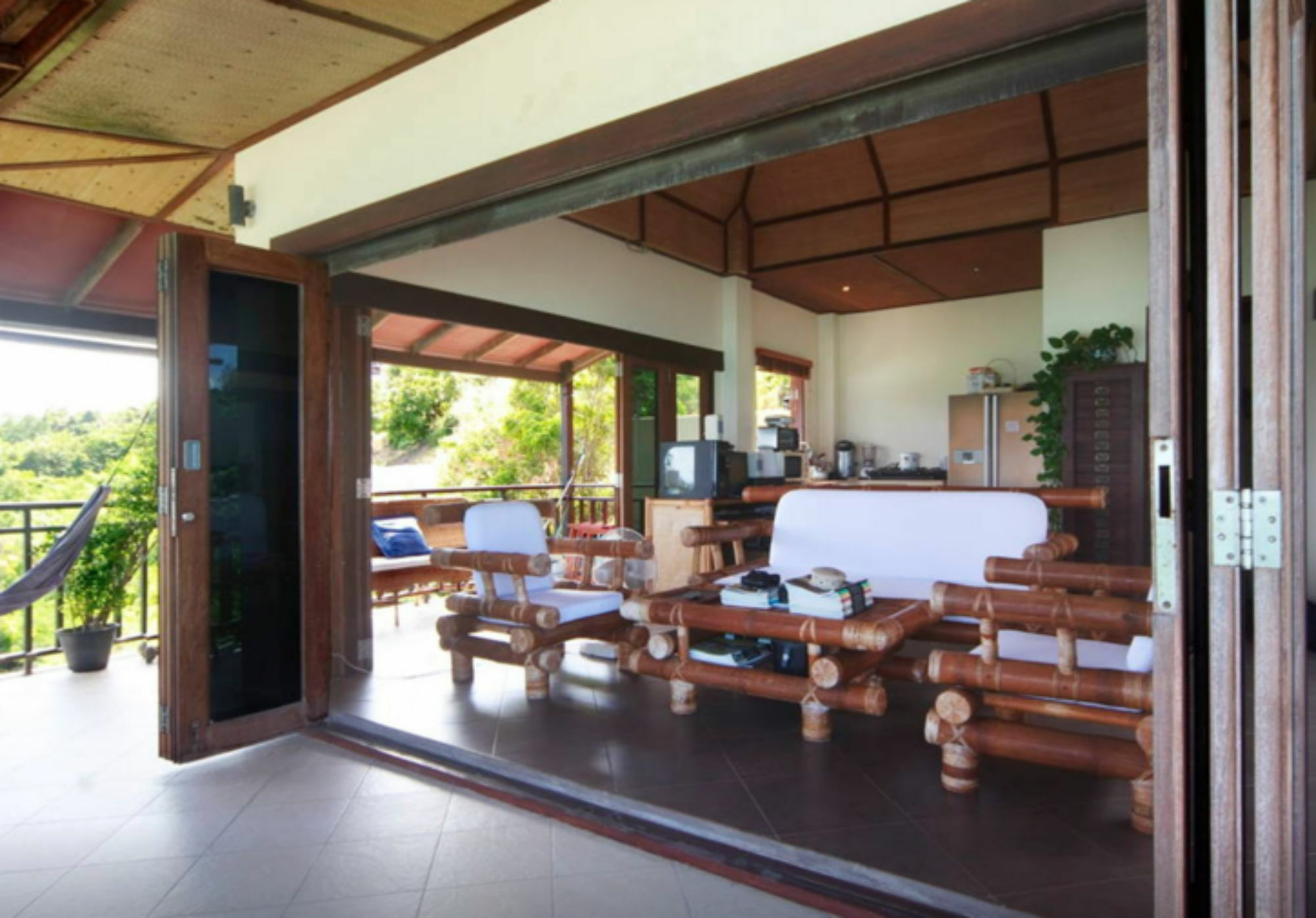 One Bedroom Sunrise Sea View