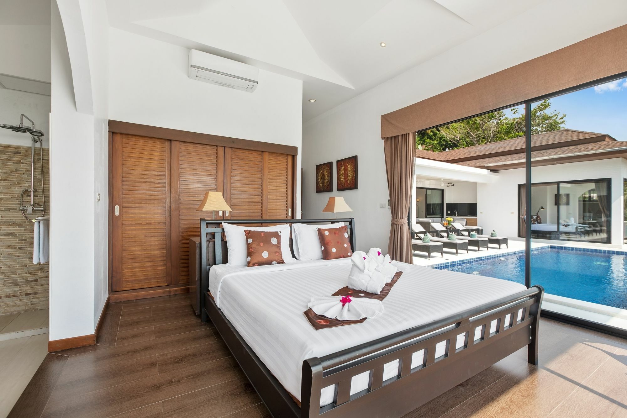 Sunny Banks - Modern Sea View 4 Bed Pool * Maret