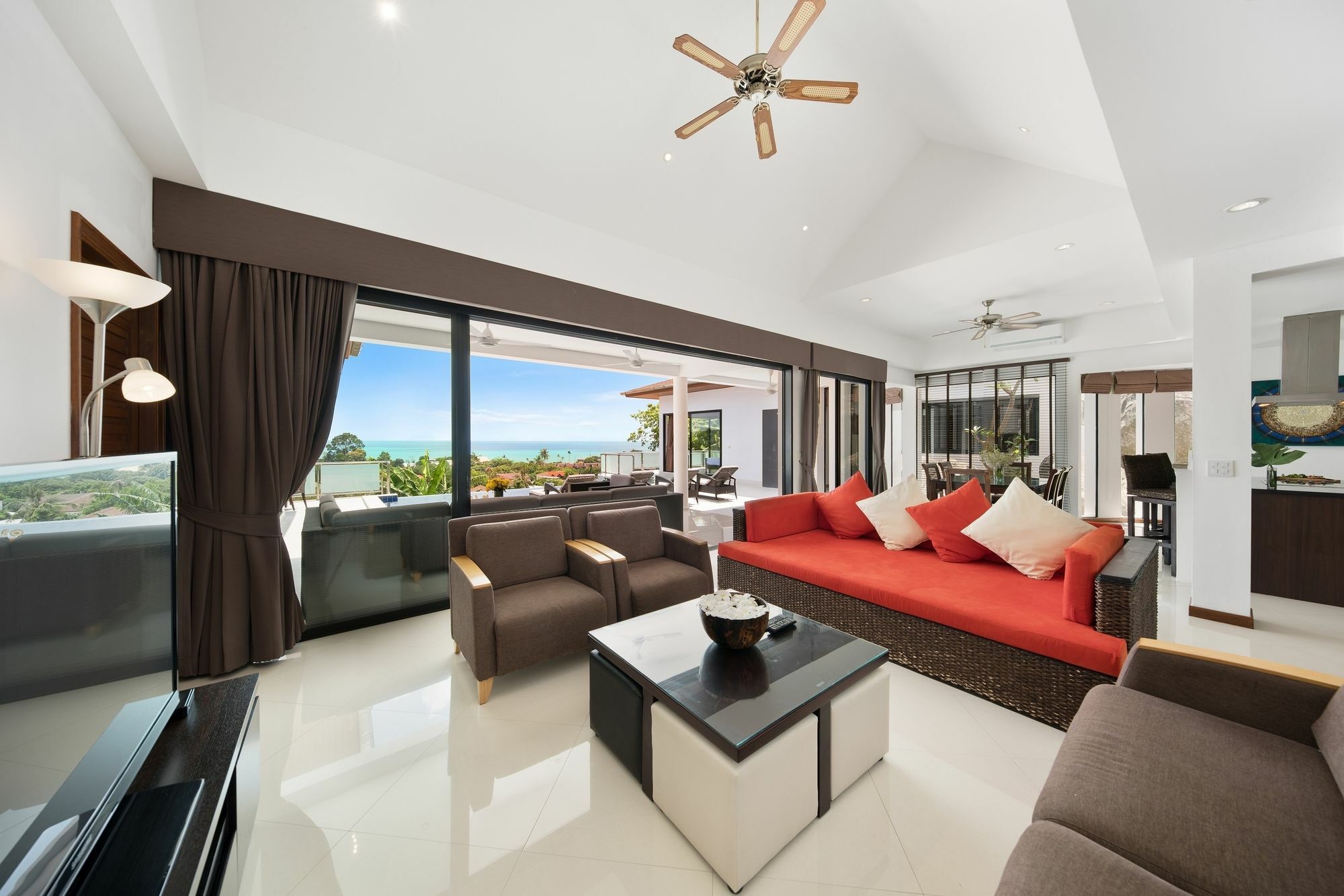 Villa Sunny Banks - Modern Sea View 4 Bed Pool