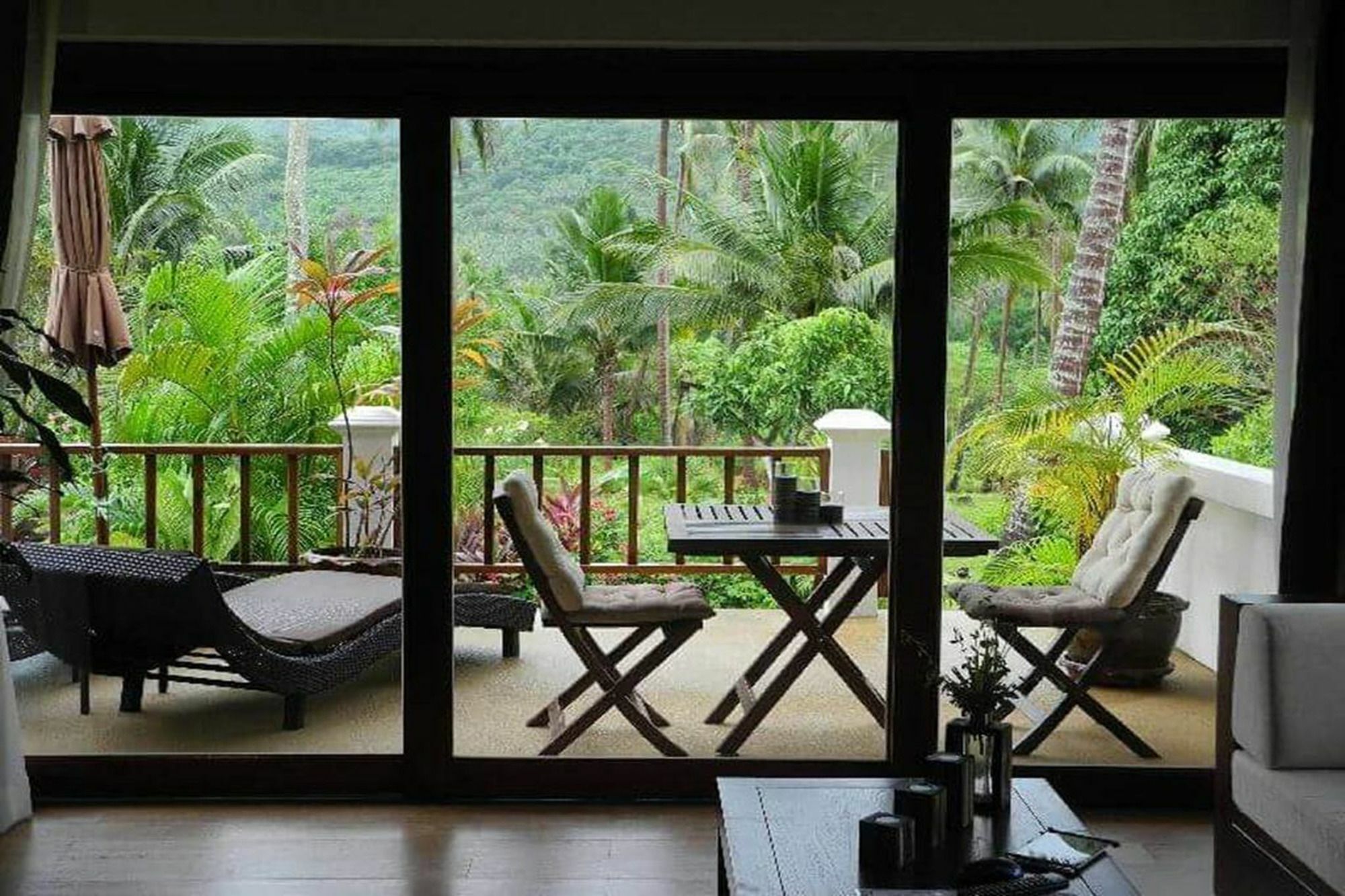 Villa Tropical Season *