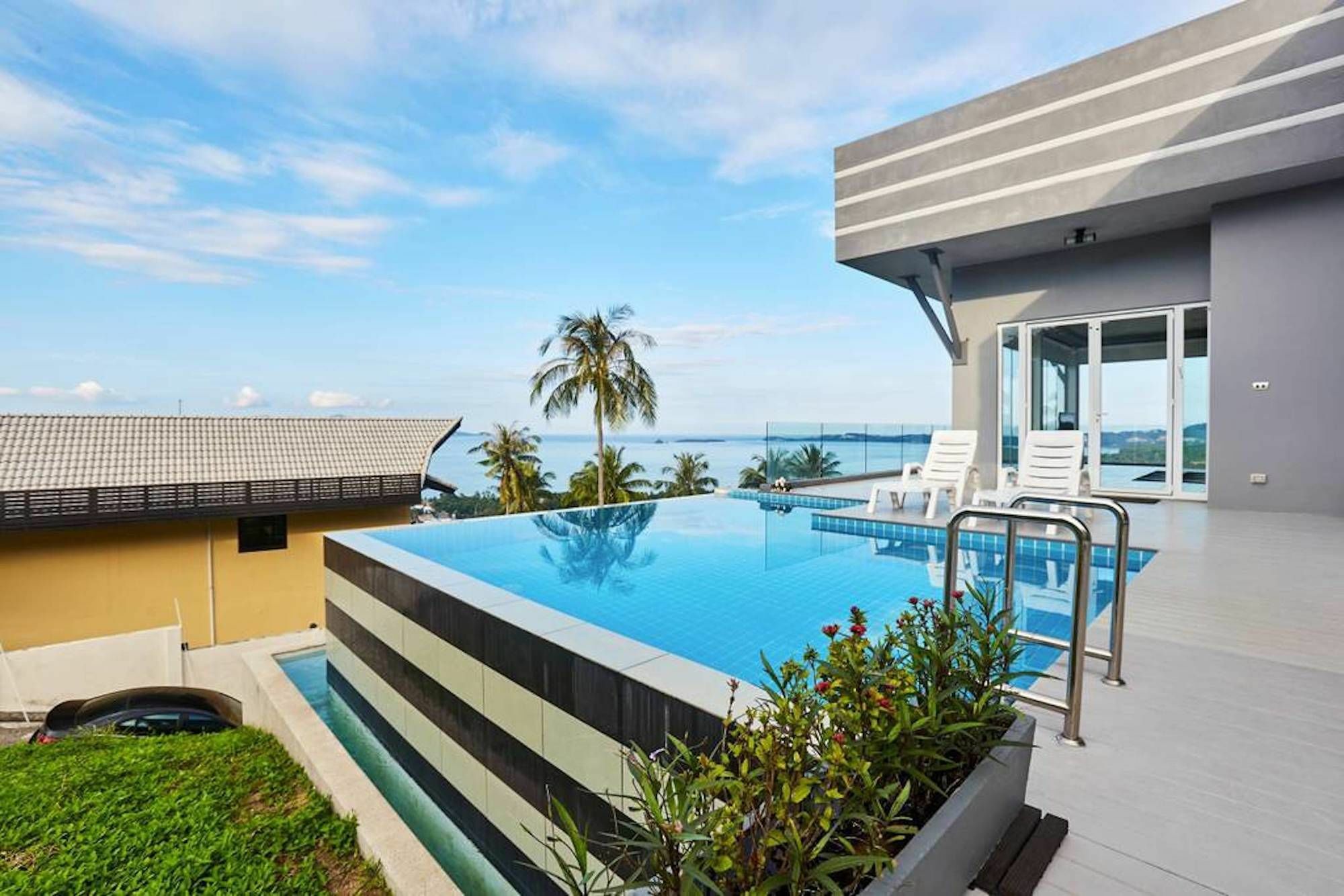 Vicky Samui * Mae Nam