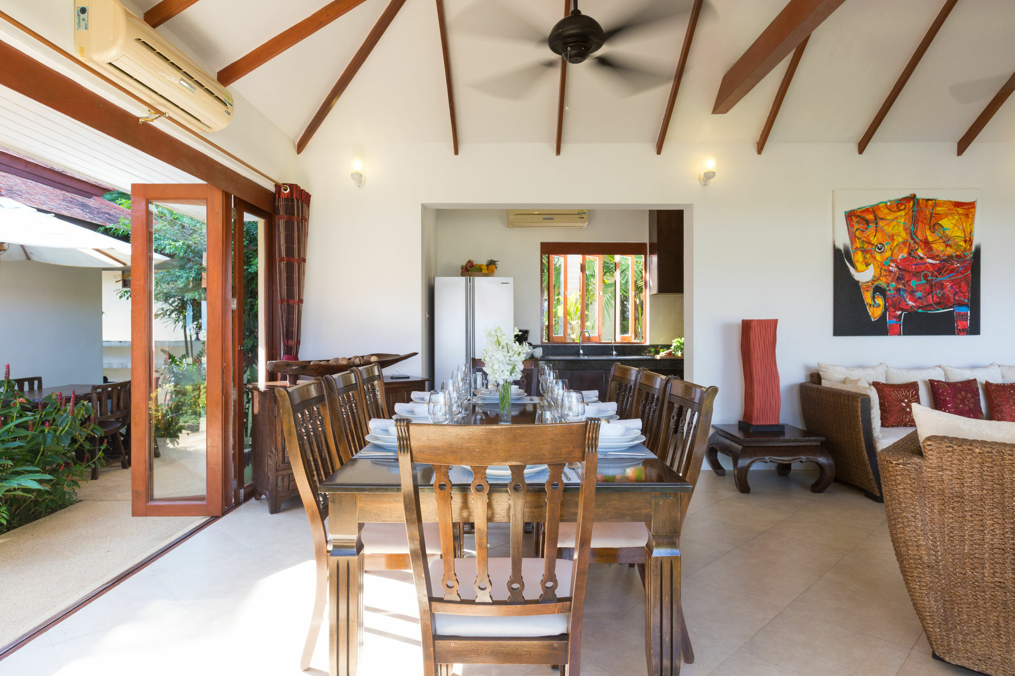 Baan Tawan Chai Pousada Praia de Laem Set