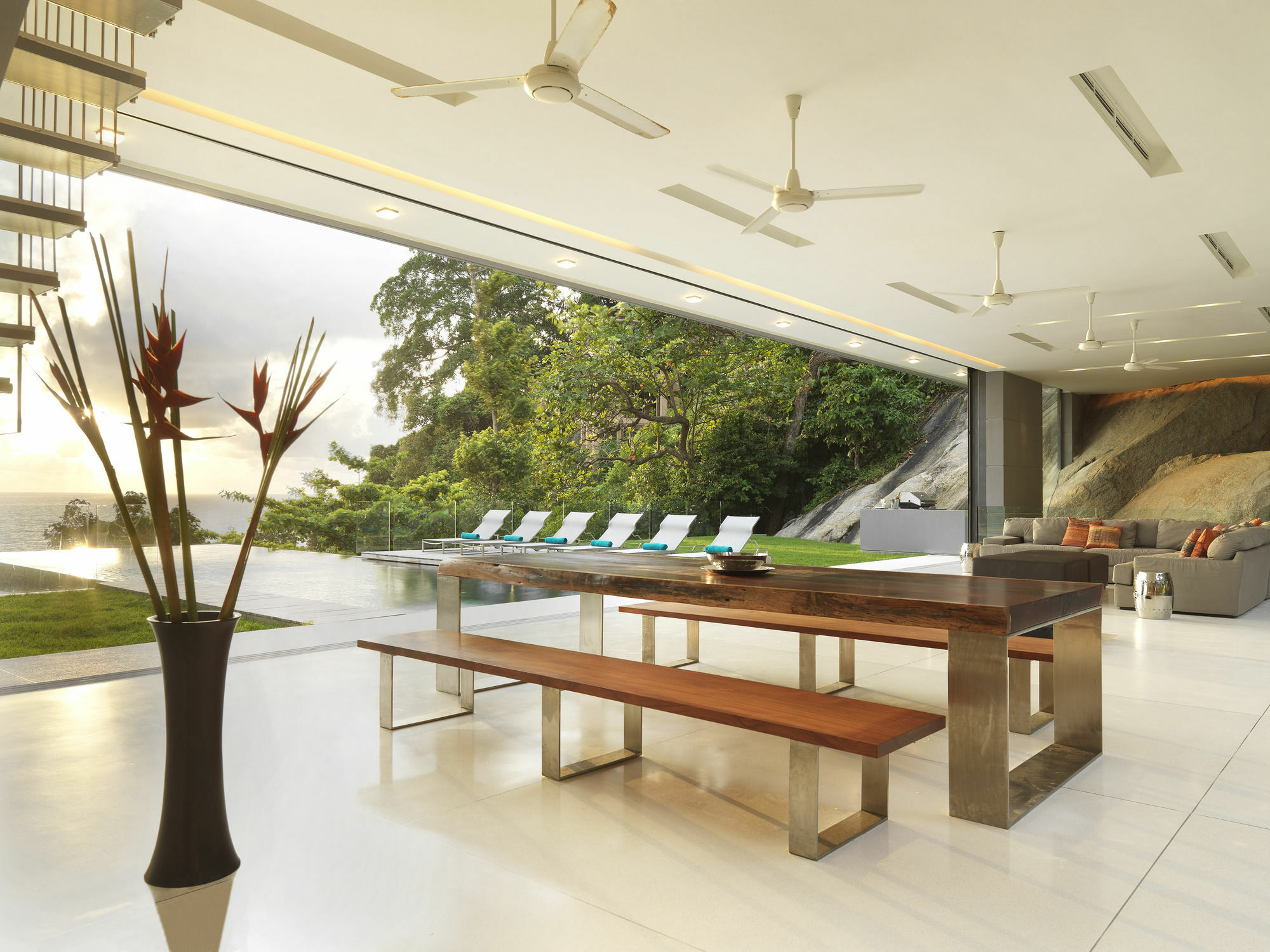 Amanzi Kamala Beach