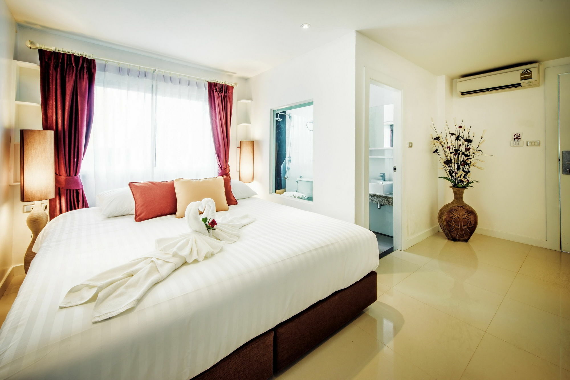 Raha Gold Patong Hotel 3*