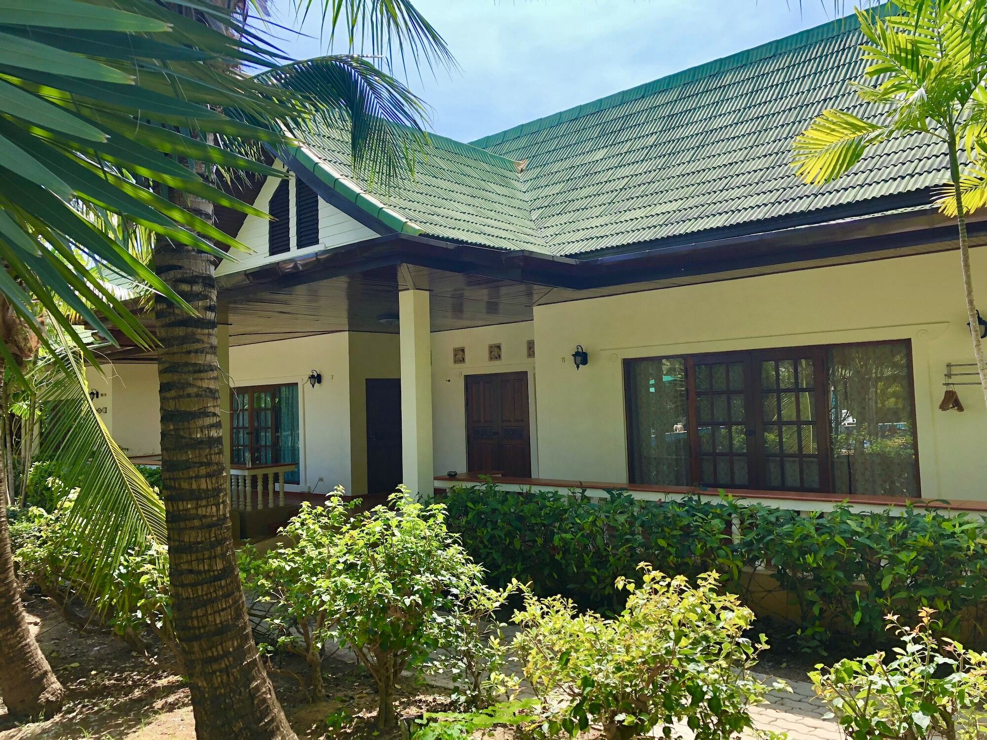 Hotel Chalong Oasis &