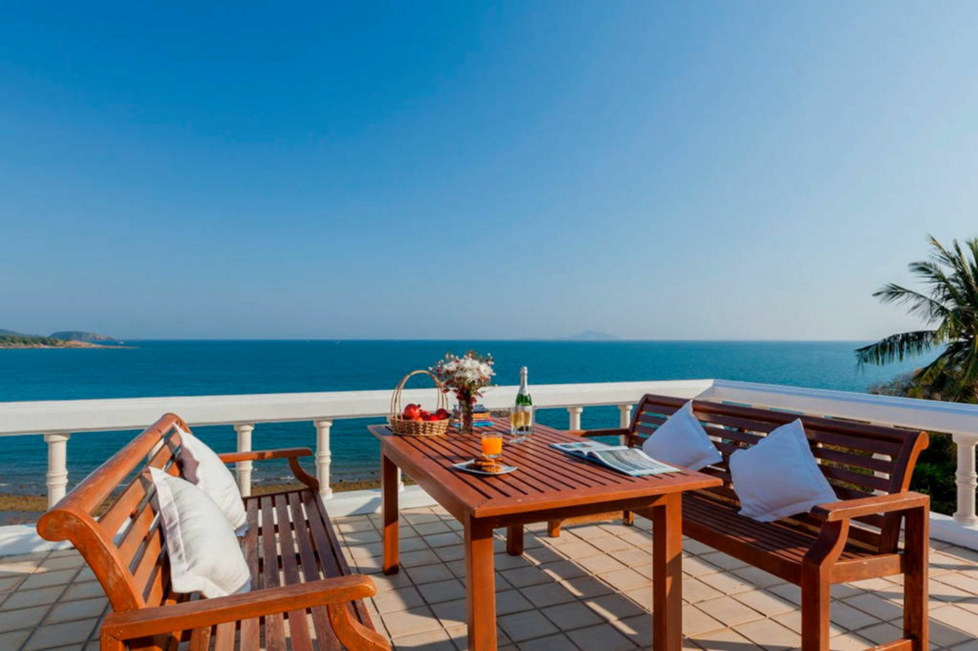 Baan Khunying - Secluded Phuket Beachfront Villa Pousada