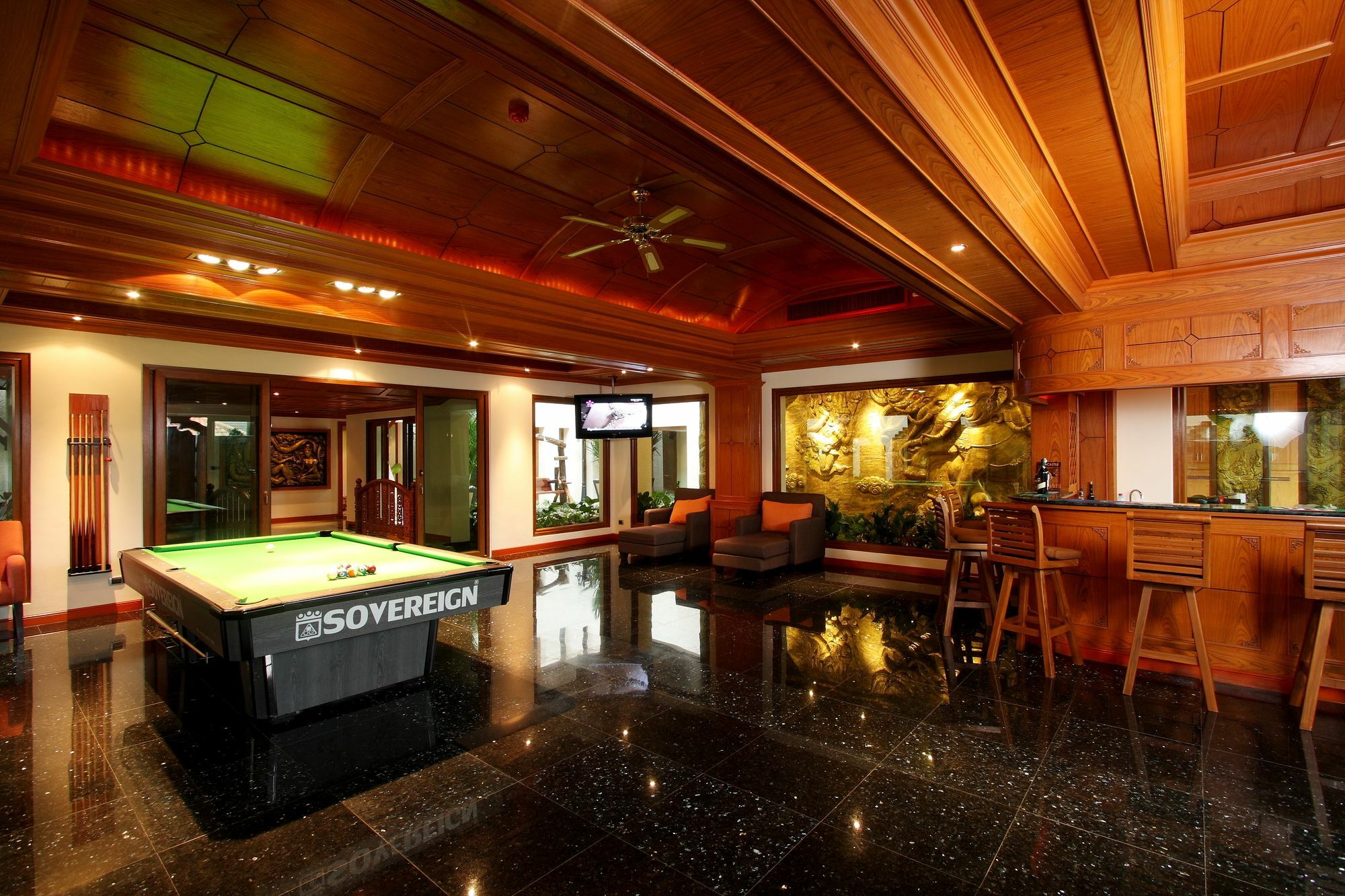 Reuan Thai