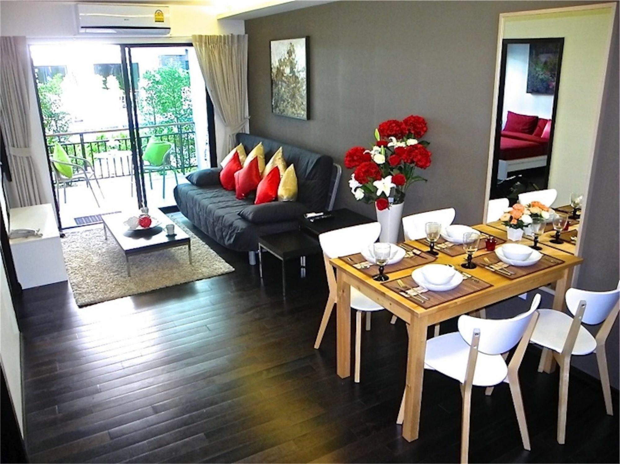 Title 2 Bedrooms *