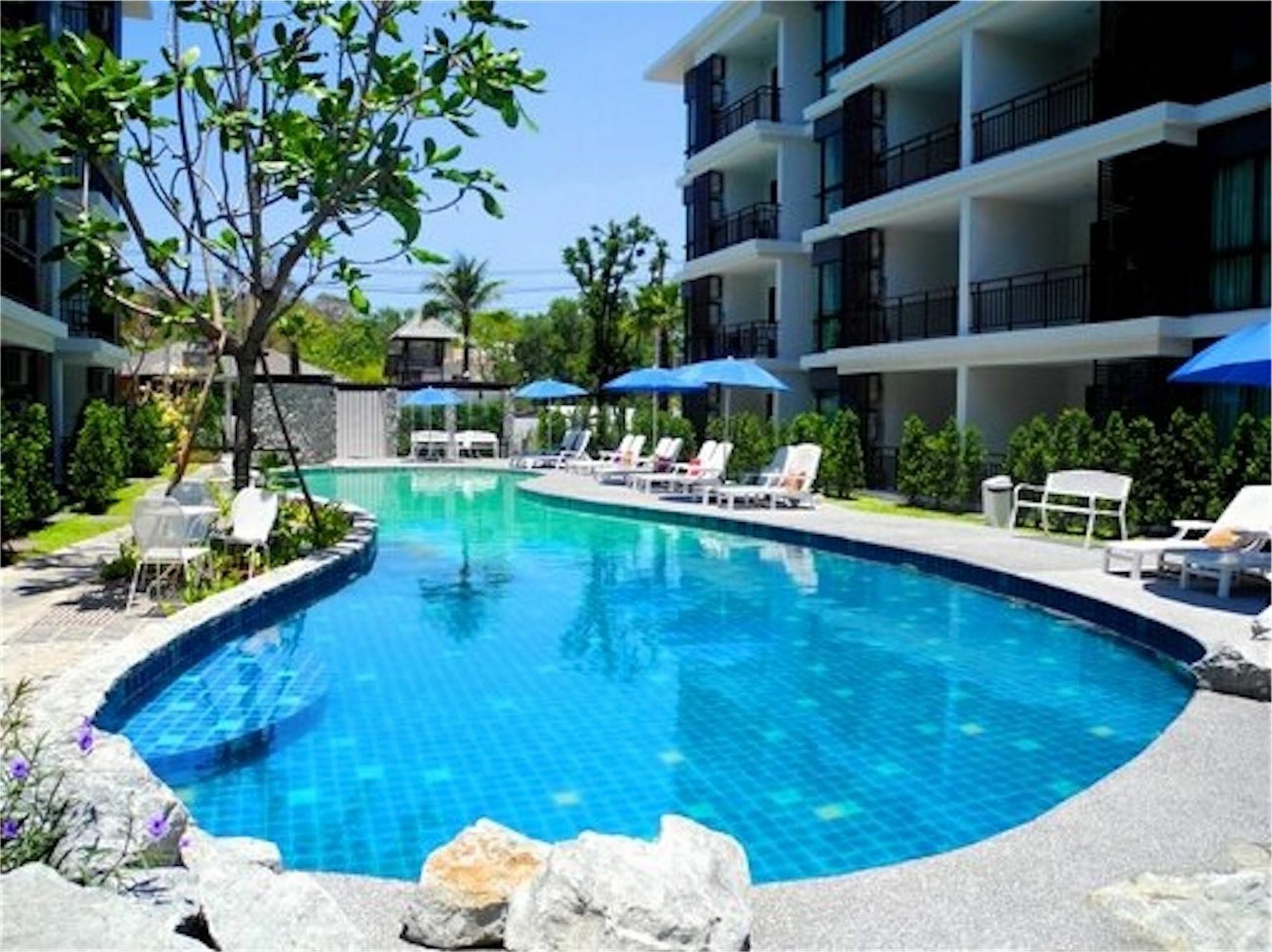 Title 2 Bedrooms Apartment