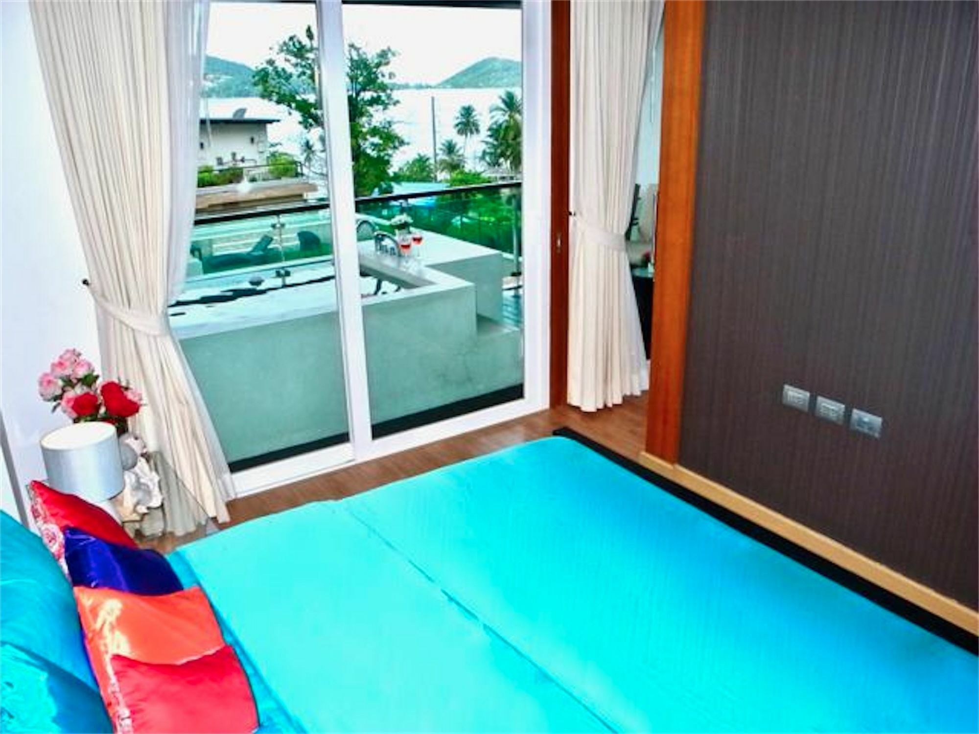 The Privilege : 1 Bedroom In *
