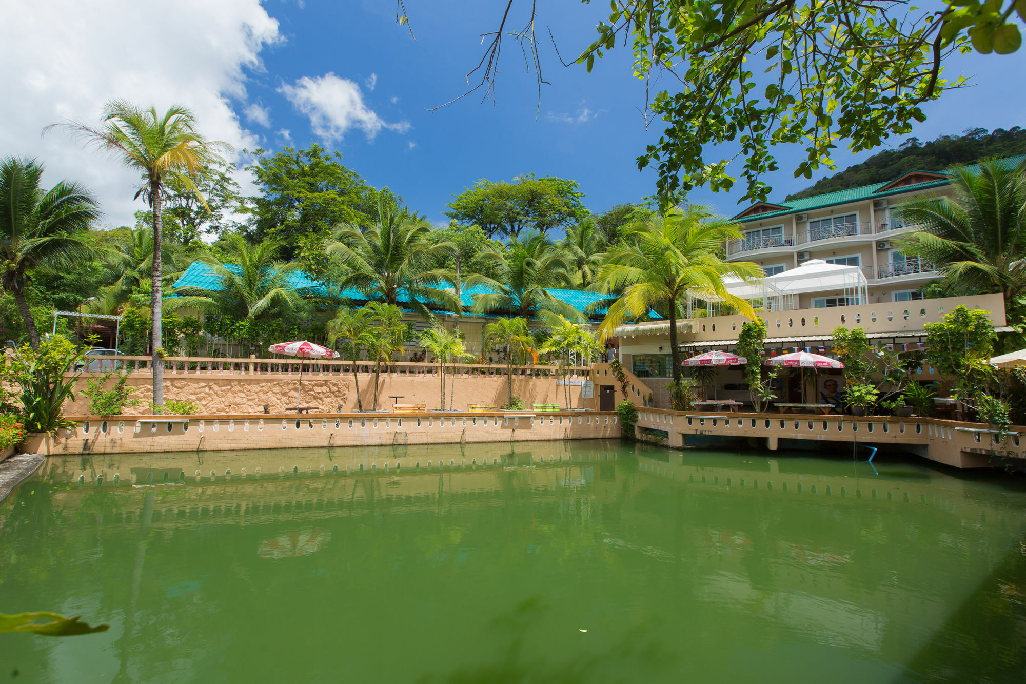 Rai Rom Yen Sha Apartment