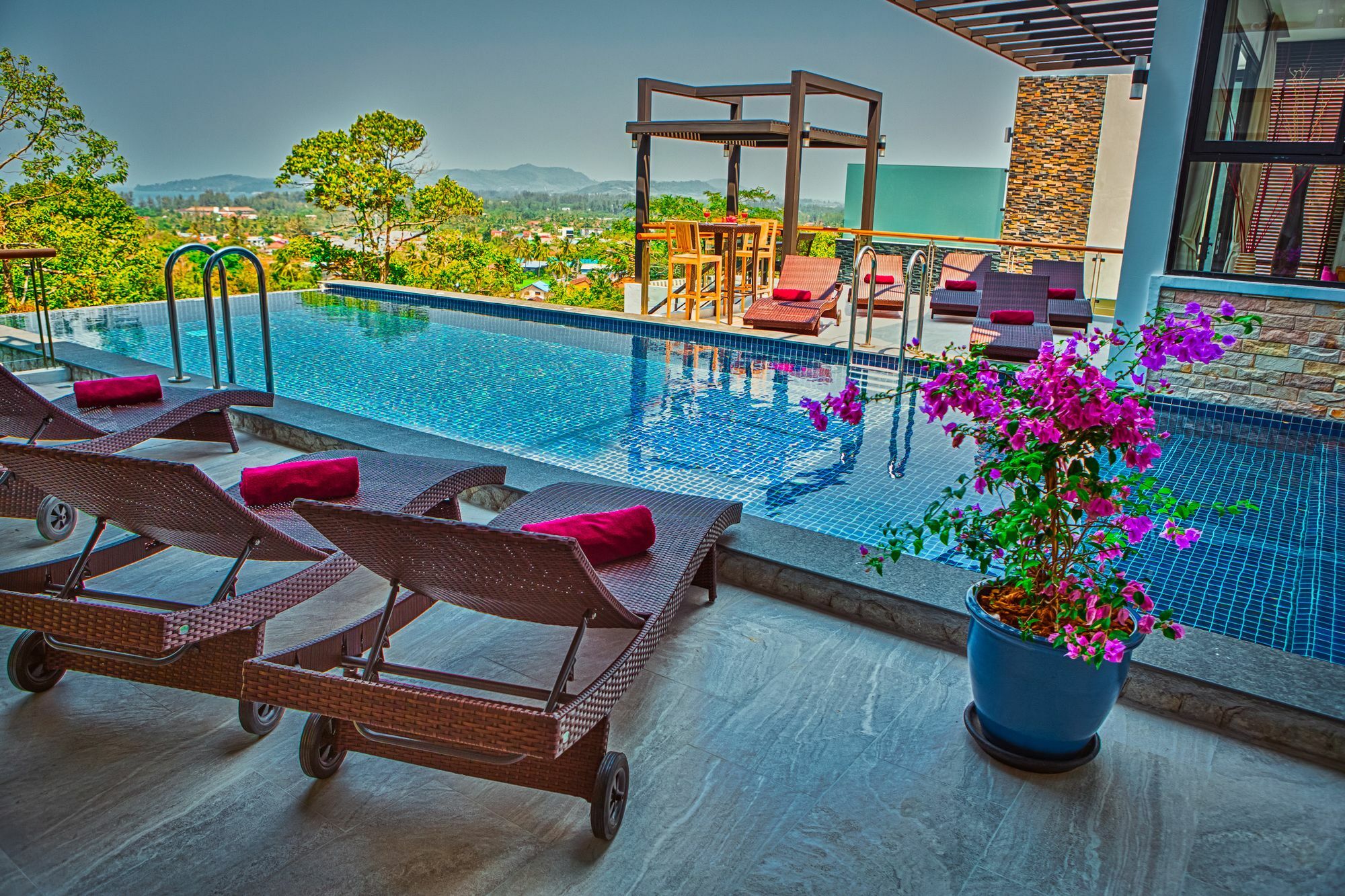 Fully Serviced Grand Luxury Time Phuket Pousada Praia de Bang Tao