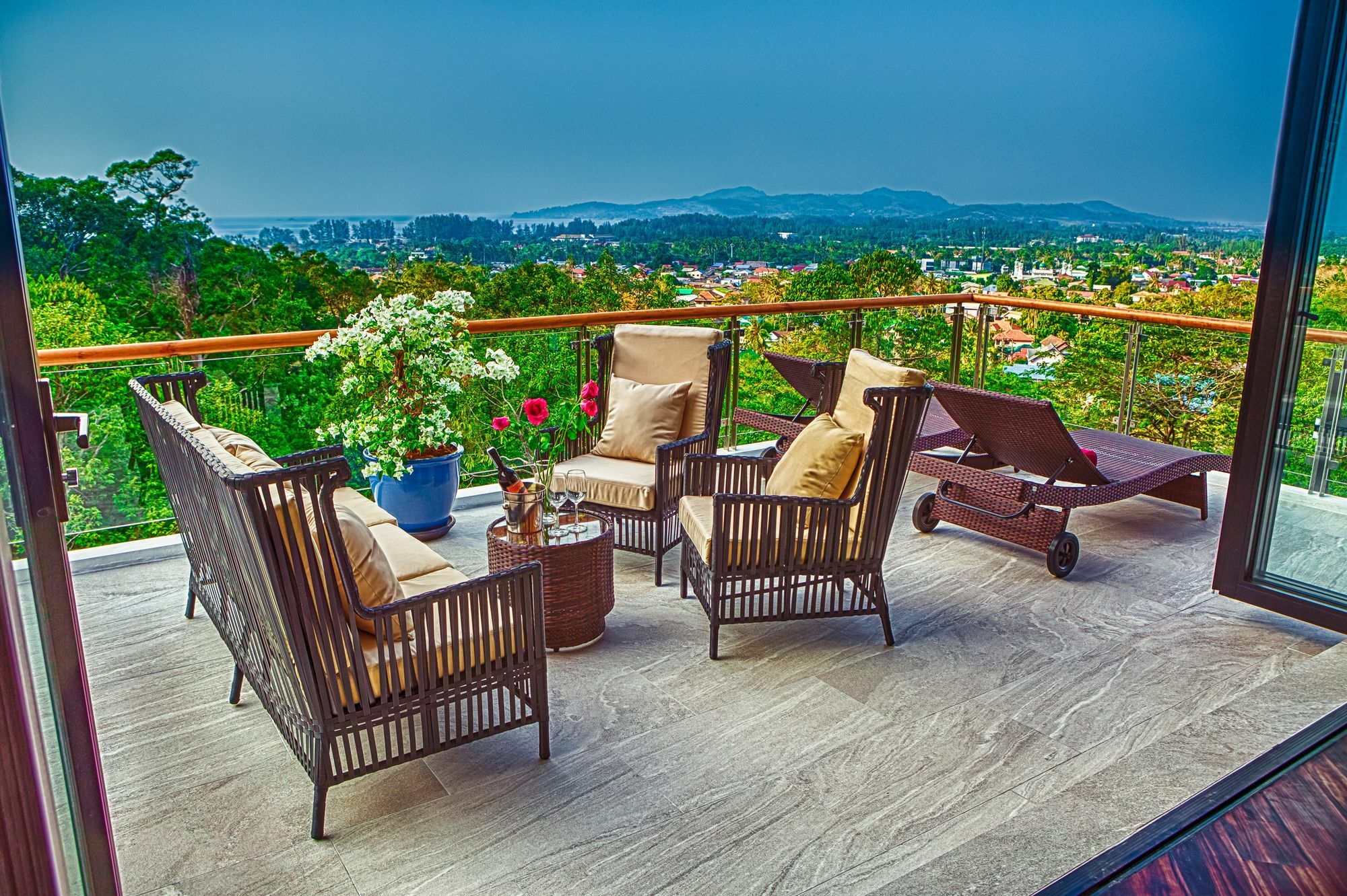 Fully Serviced Grand Luxury Time Phuket Praia de Bang Tao