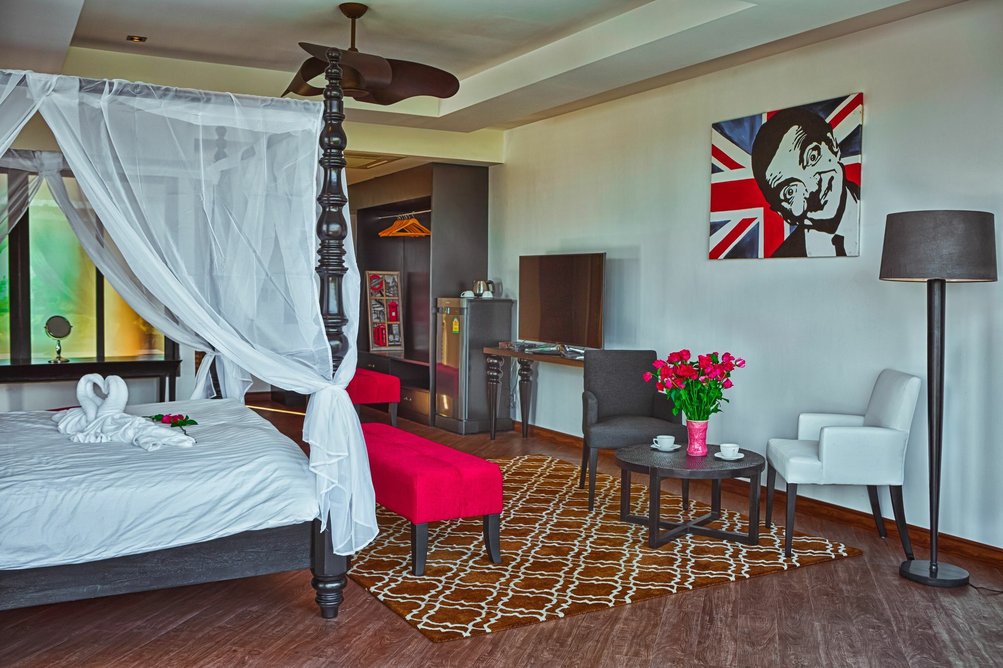 Fully Serviced Grand Luxury Time Phuket Pousada