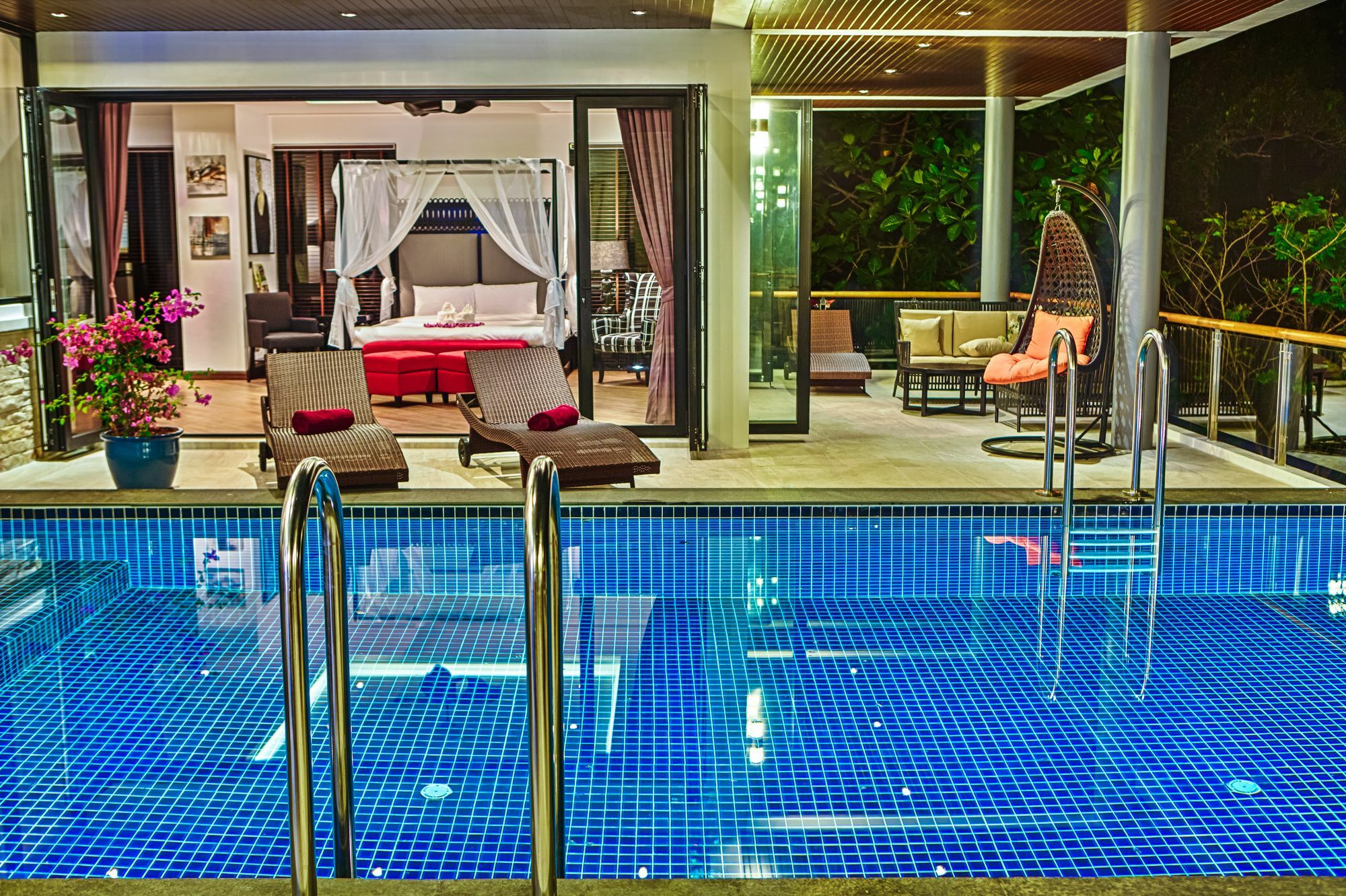 Fully Serviced Grand Luxury Time Phuket Pousada Praia de Bang Tao