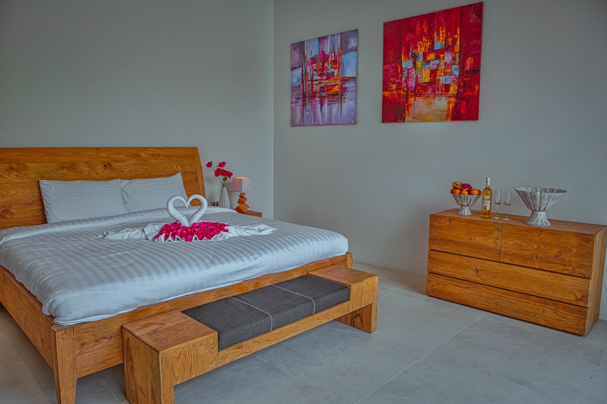 Fully Serviced Grand Luxury Time Phuket Pousada