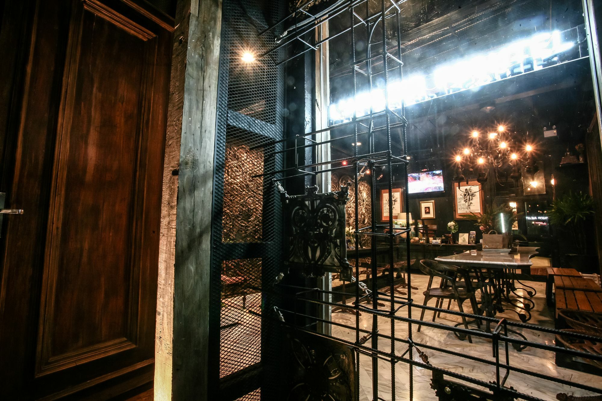 Shade House - Downtown Albergue Phuket