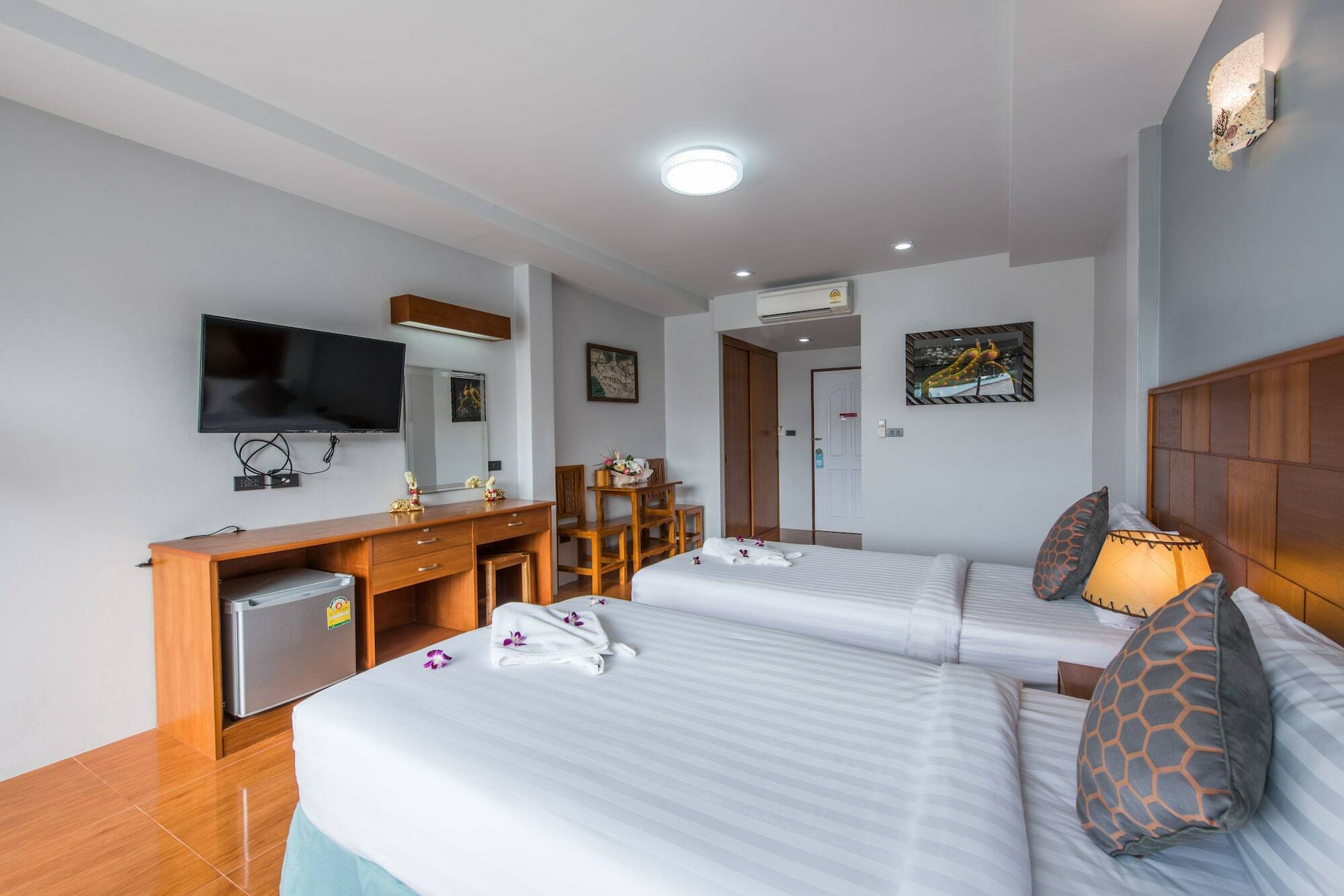 Lagoon Hotel 4*