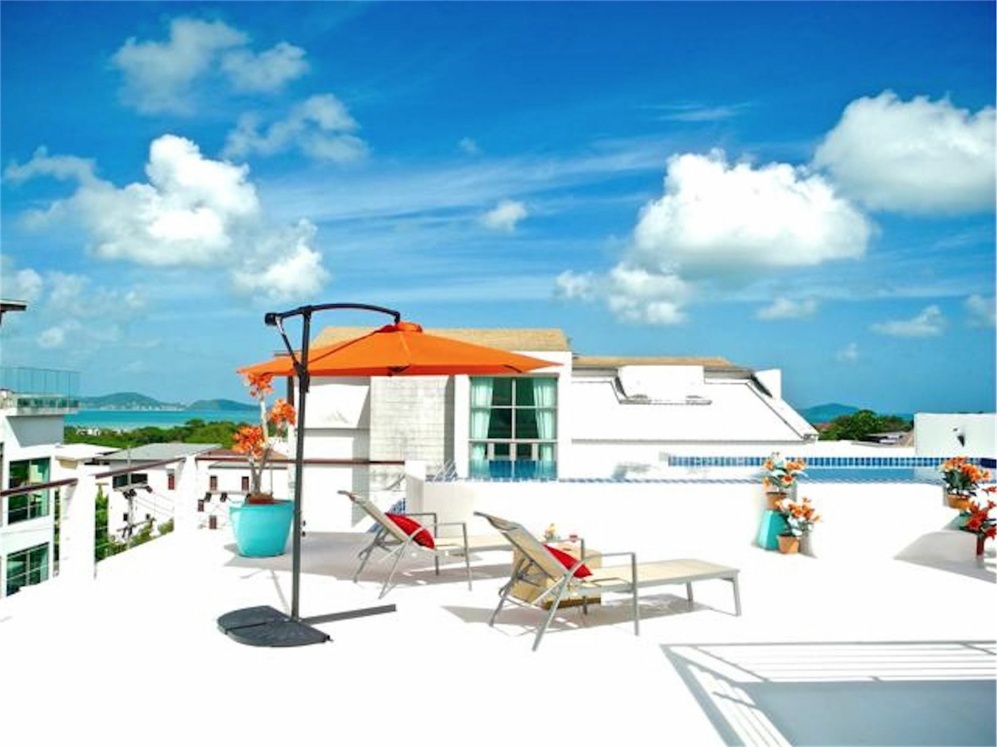 Apartment Sunrise 3 Bedrooms Modern In Nai Harn