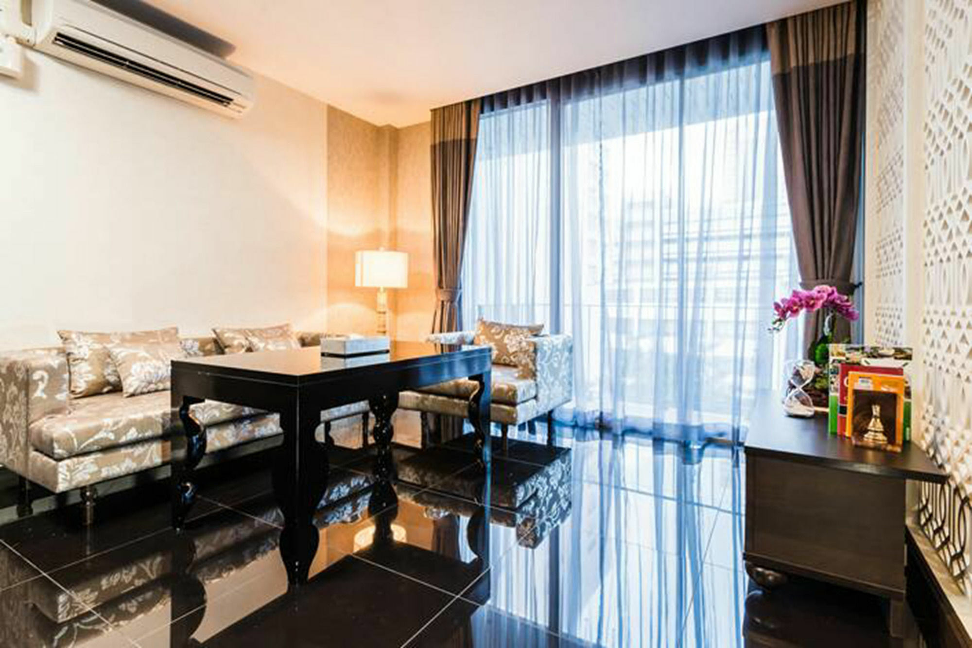 The Fah Silom Hotel