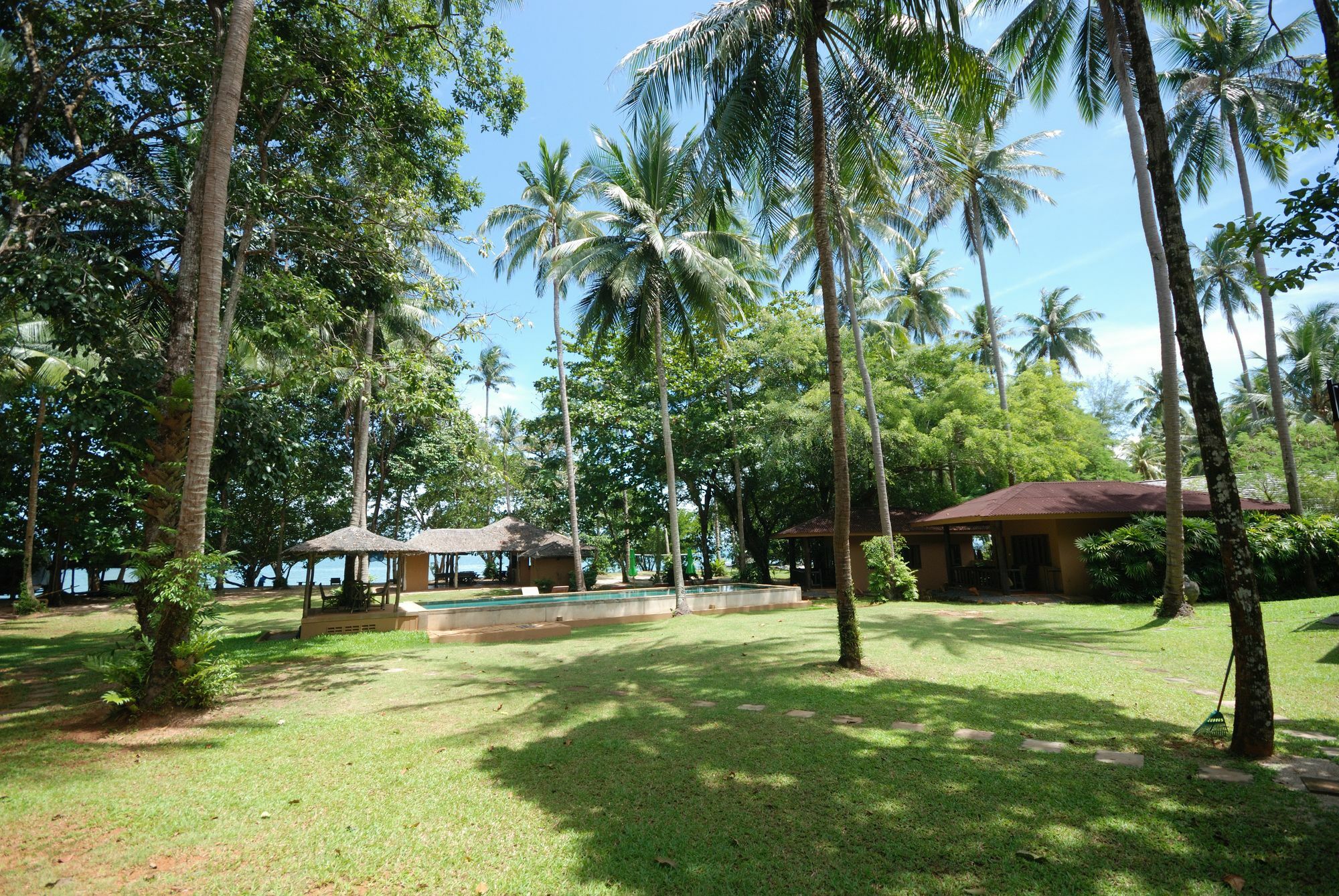 Melina Front Resort 4*
