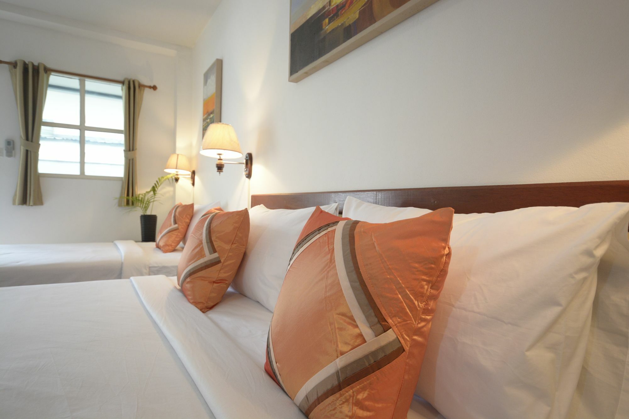 Irest Seafront Hostel *