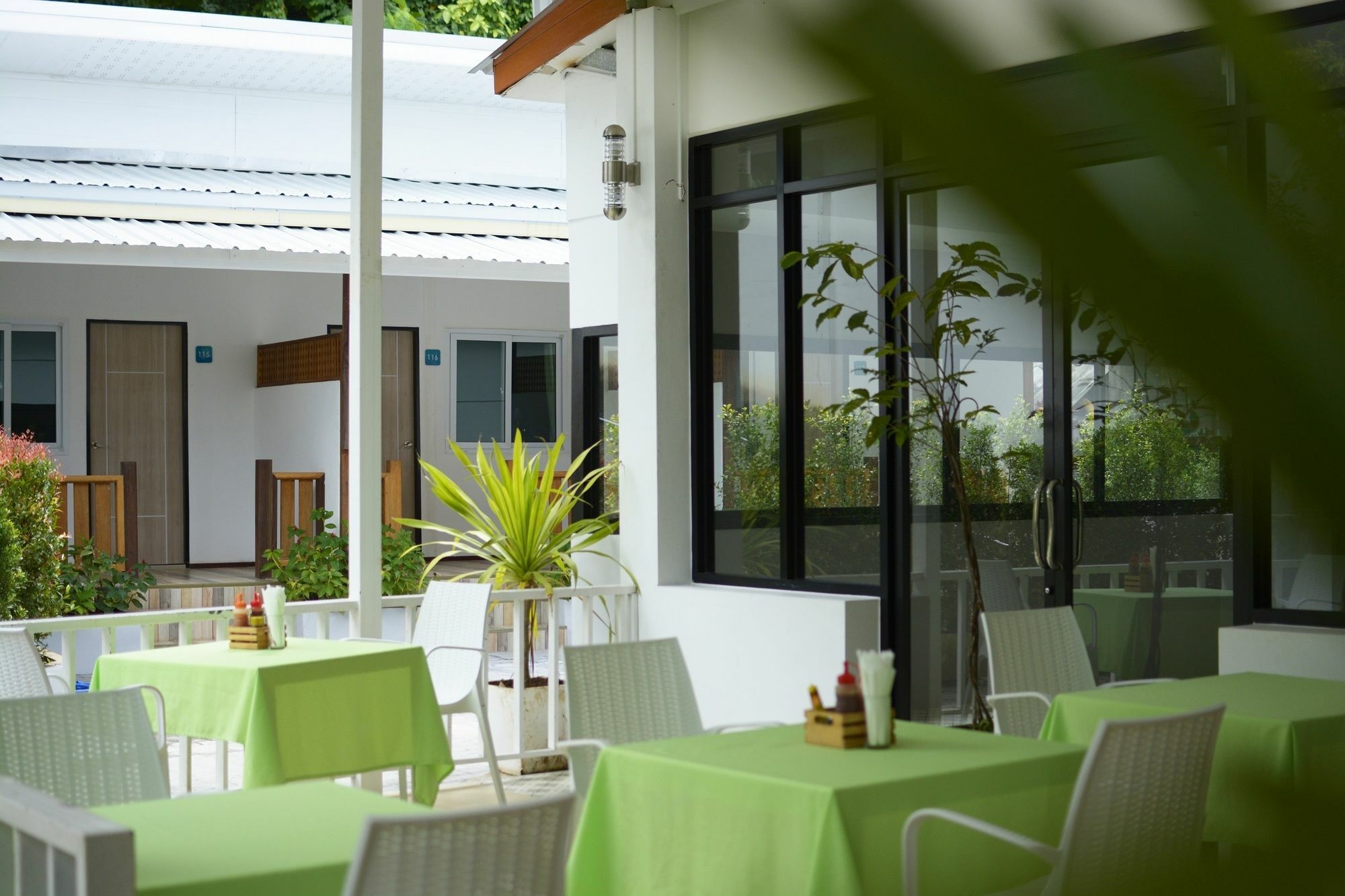 Hostel Irest Seafront *
