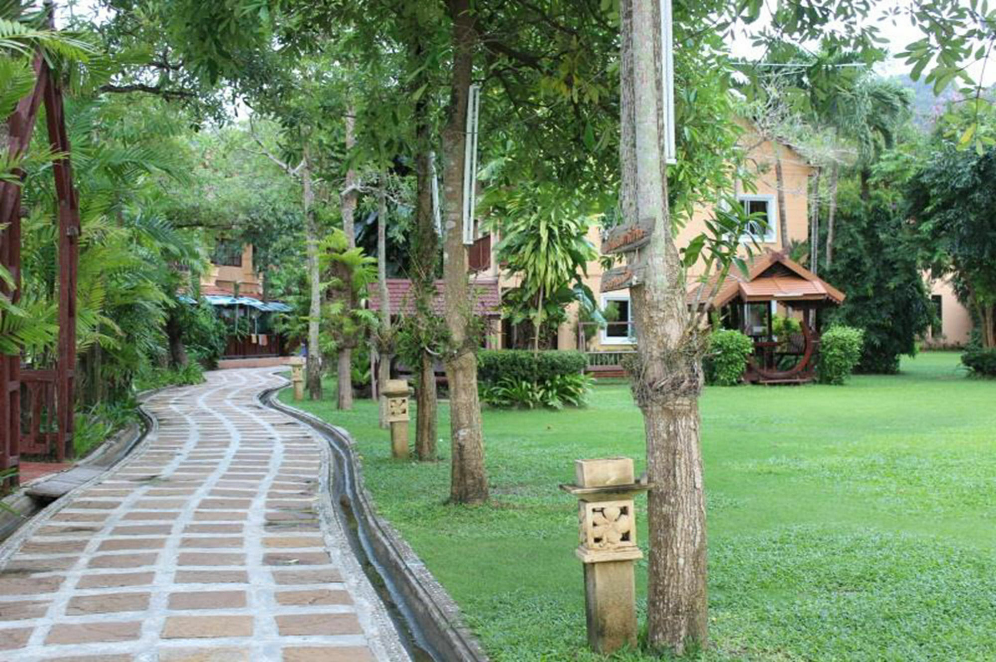 Koh Chang Grand Cabana