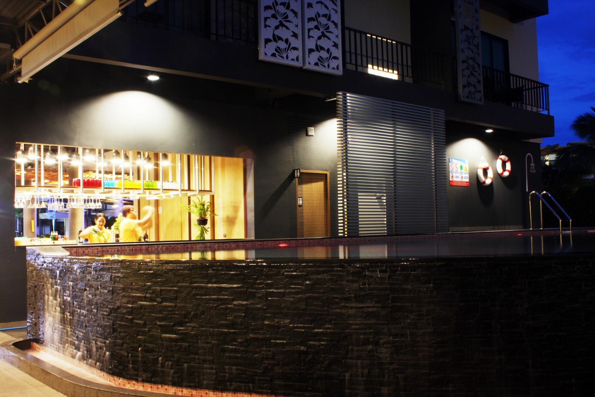 8 Icon Ao Nang Krabi Hotel 4*