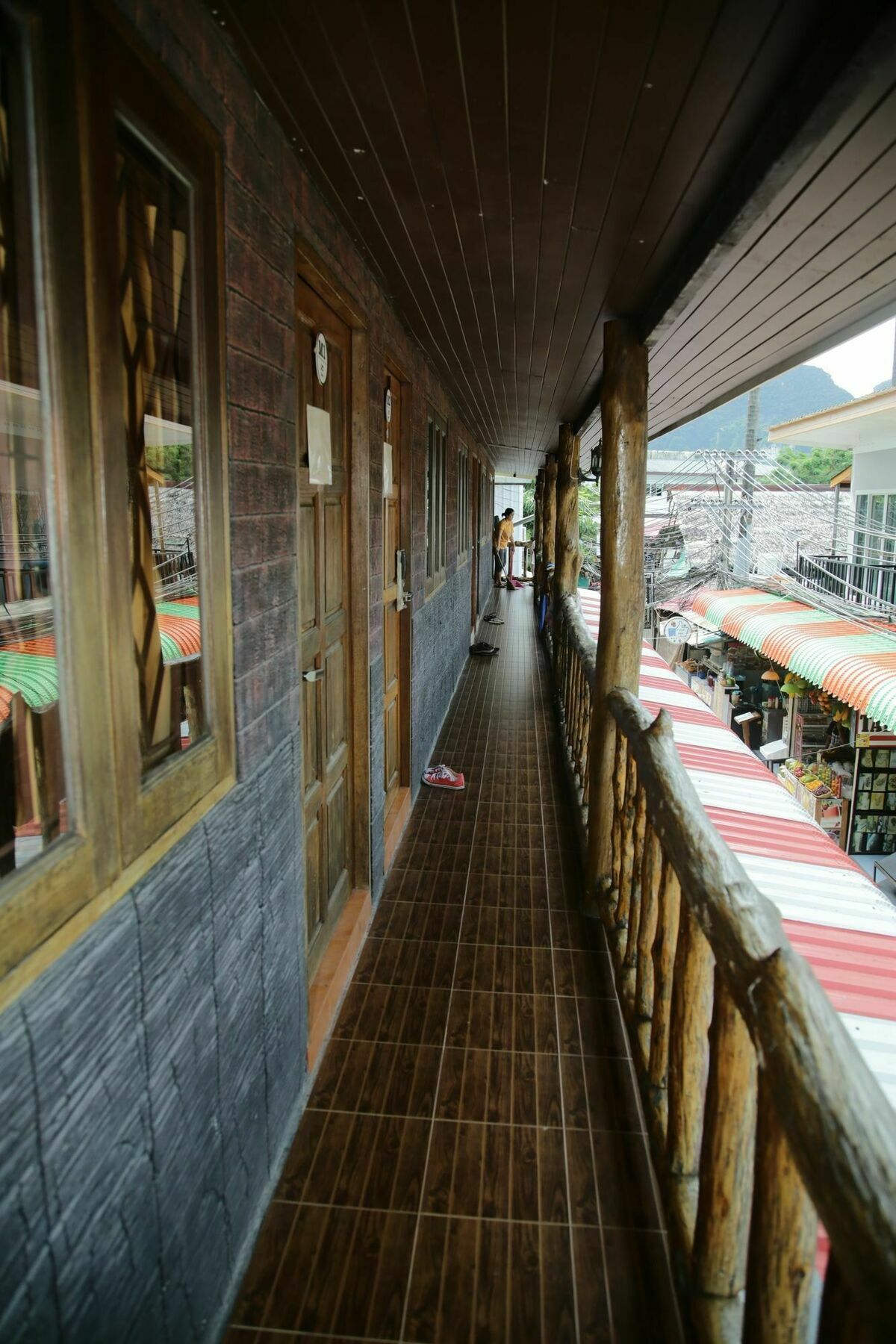 J.t. House Guest house