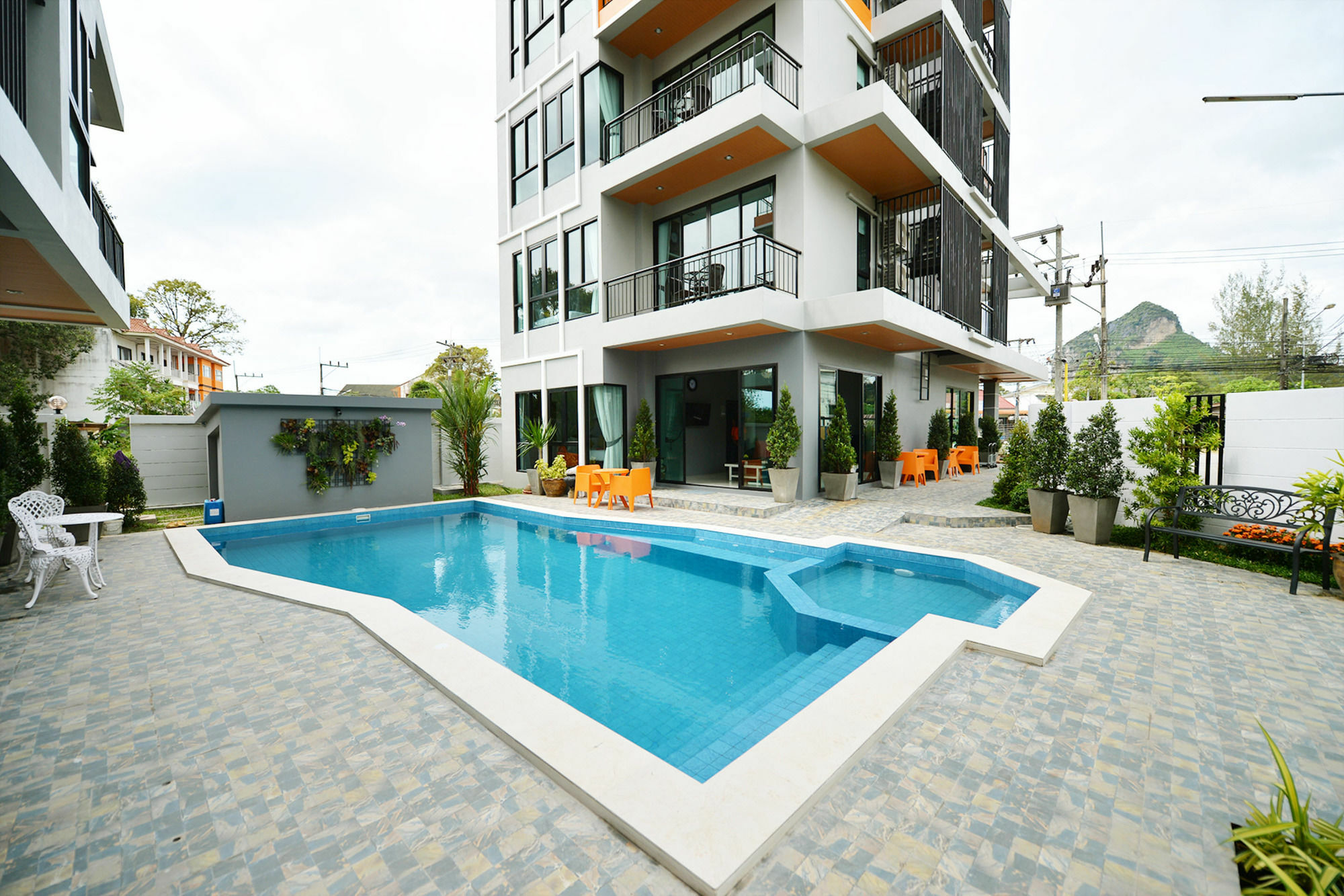 Hotel The Lucky Ao Nang