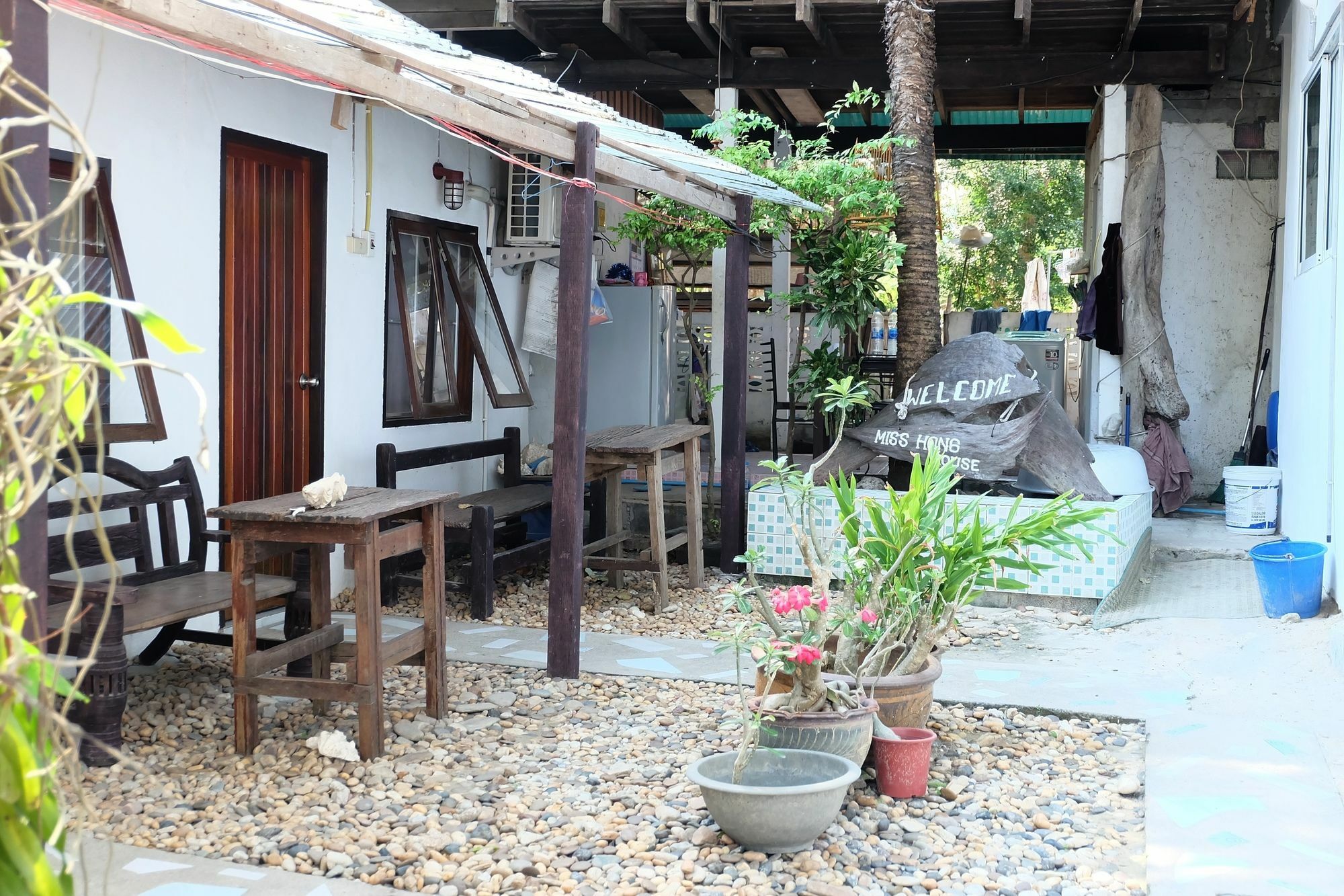 Miss Hong House 2*