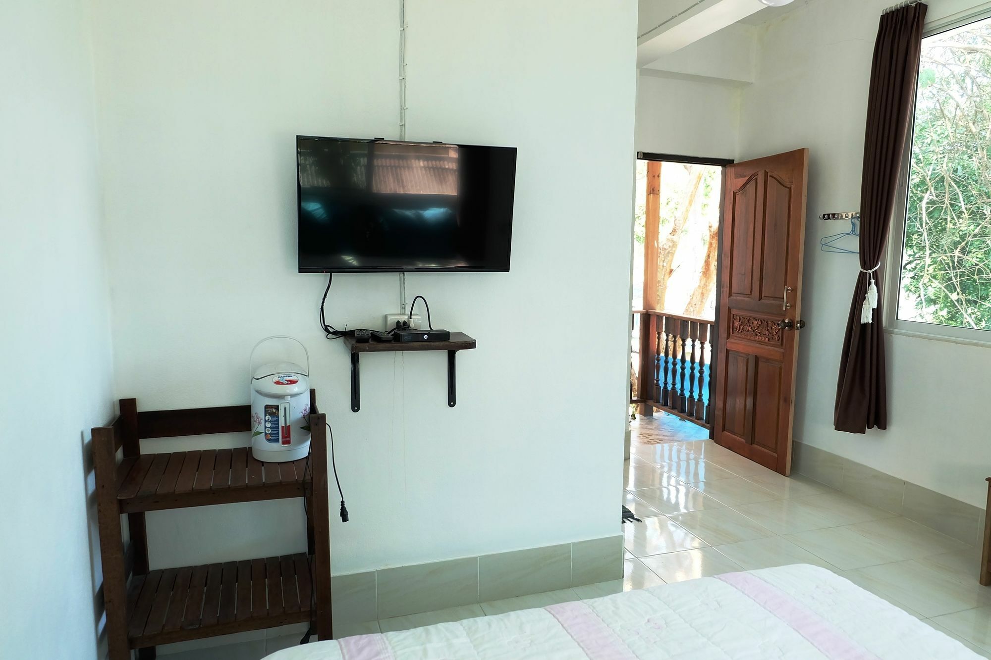 Miss Hong House 2*