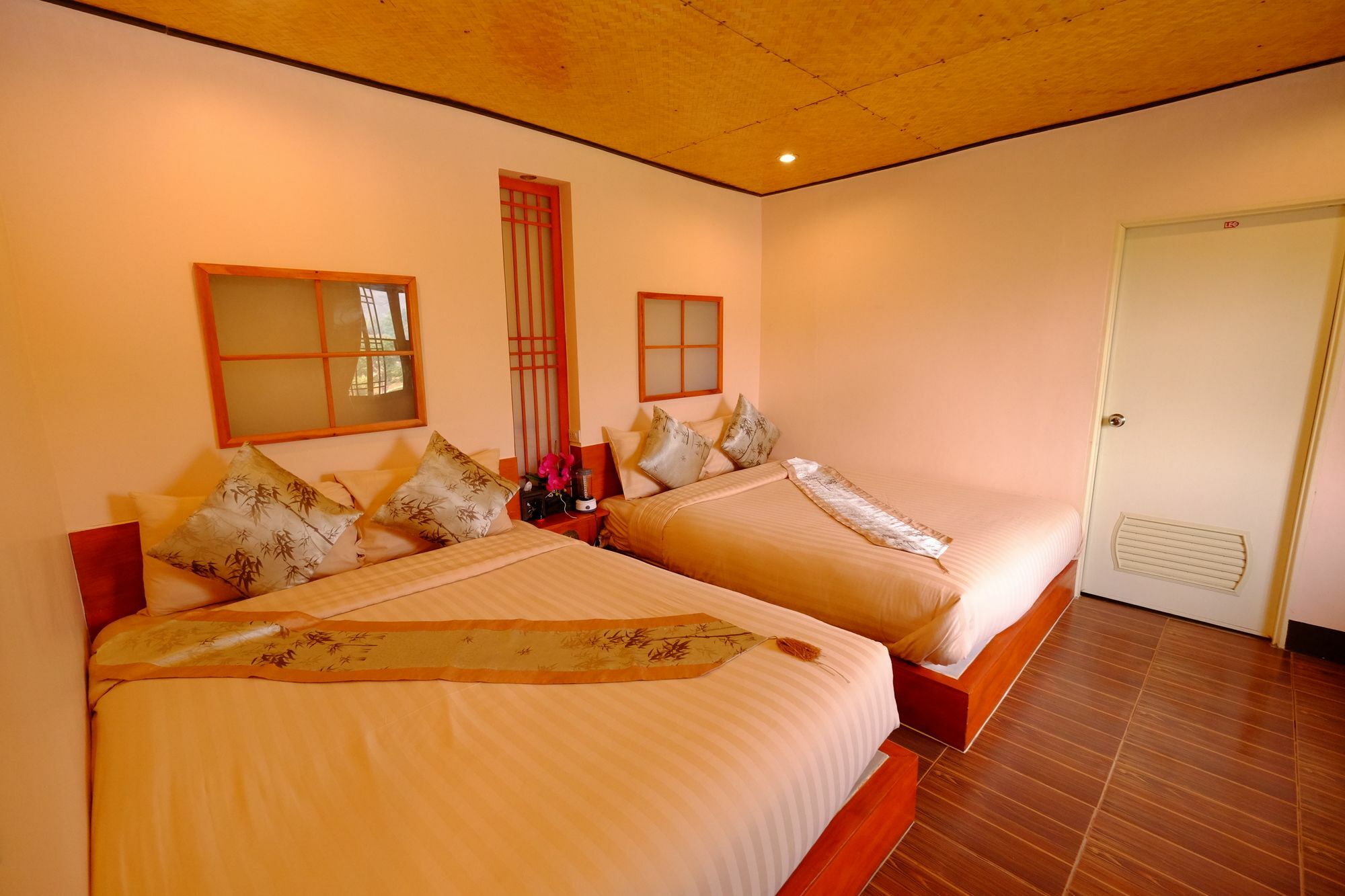 Lee Wine Ruk Thai Farm stay